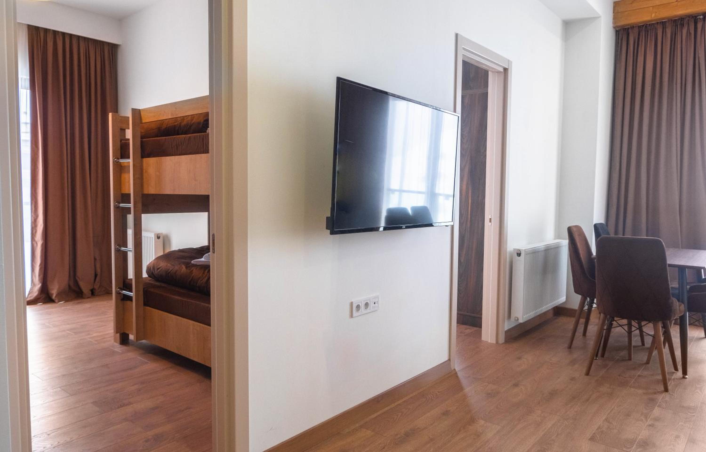 Evdo Apartments F4 Family Suite view 2