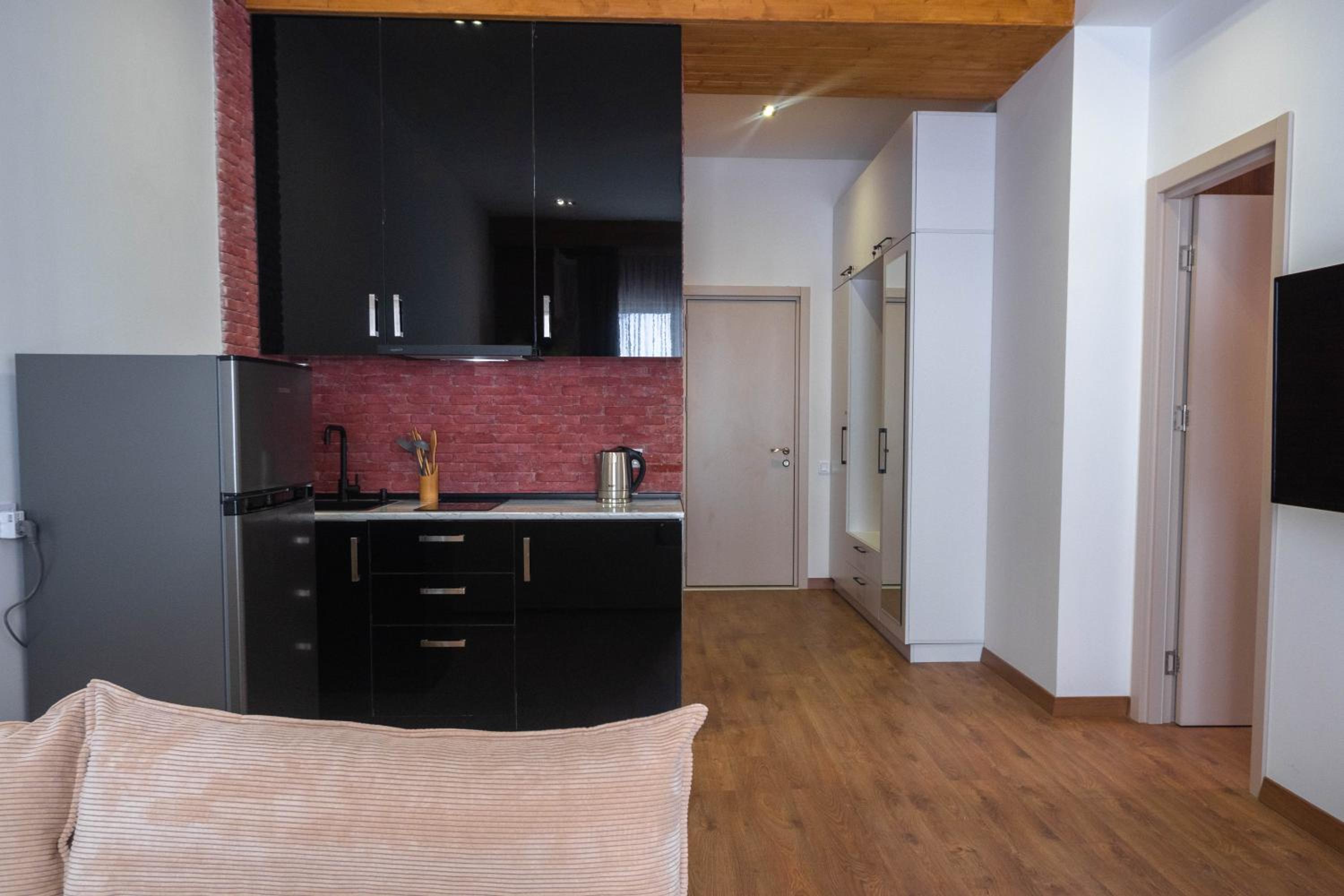 Evdo Apartments F4 Family Suite view 3
