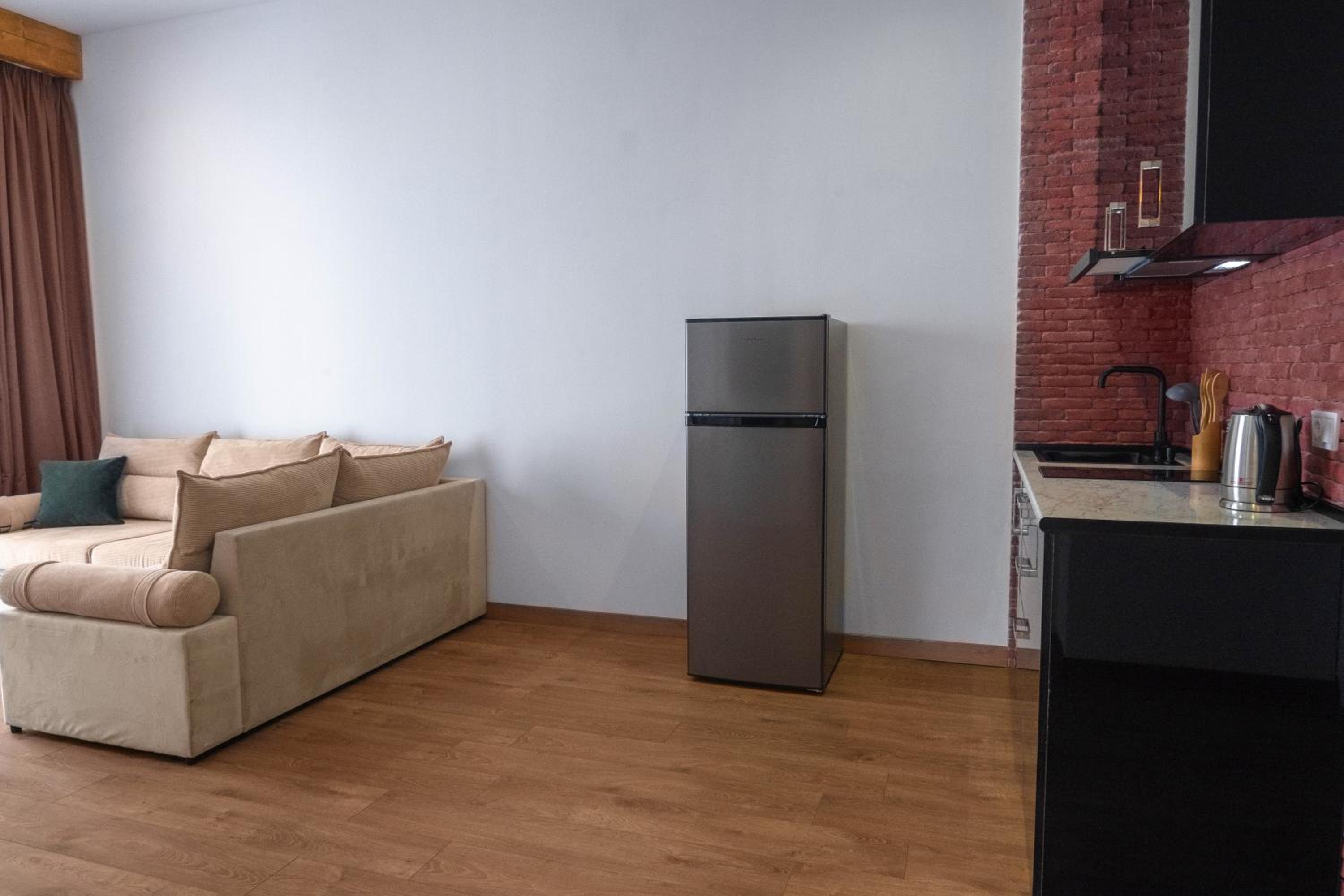 Evdo Apartments F4 Family Suite view 5