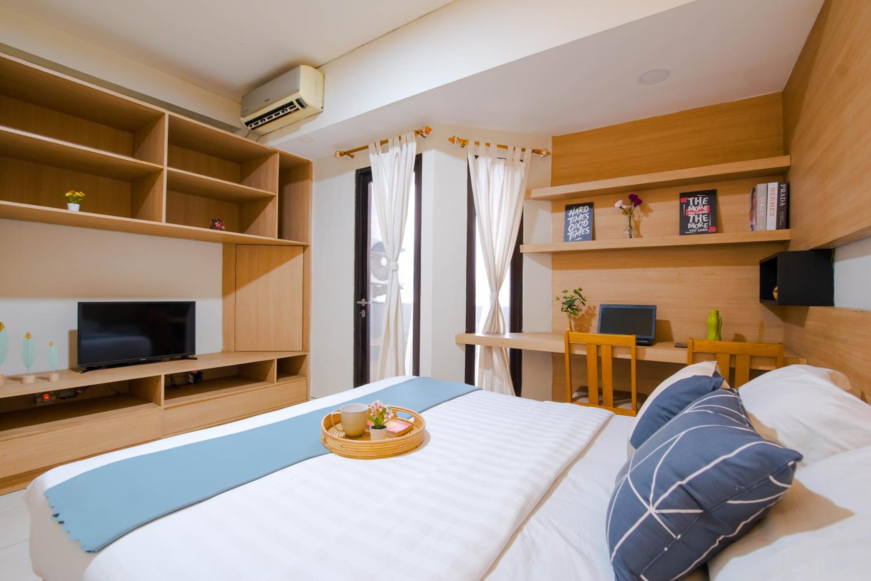 Tamansari Sudirman Apartment by AbdiHome view 3