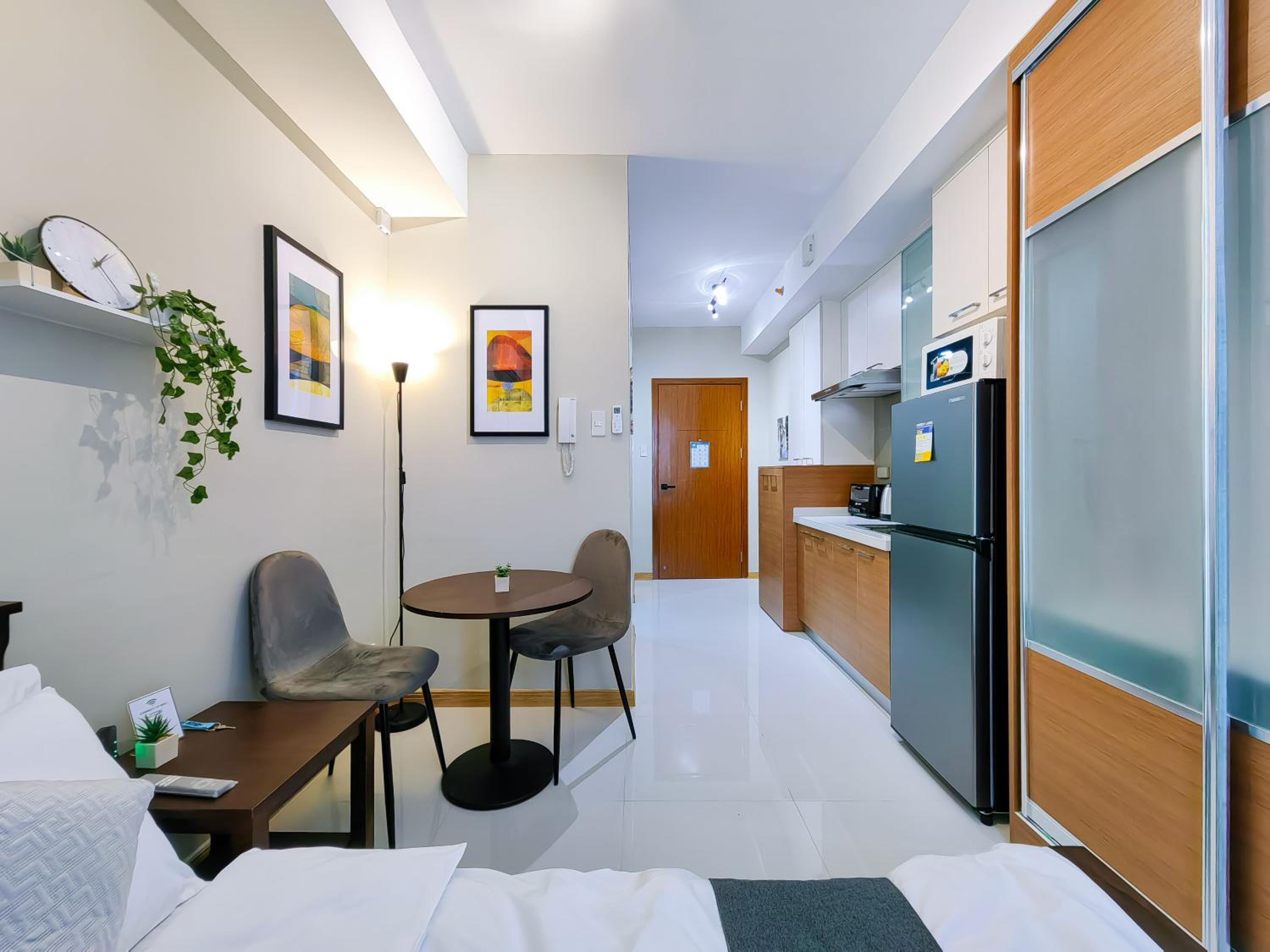 1BR Condotel Suite at Sunshine100 City Plaza #SS01 view 4