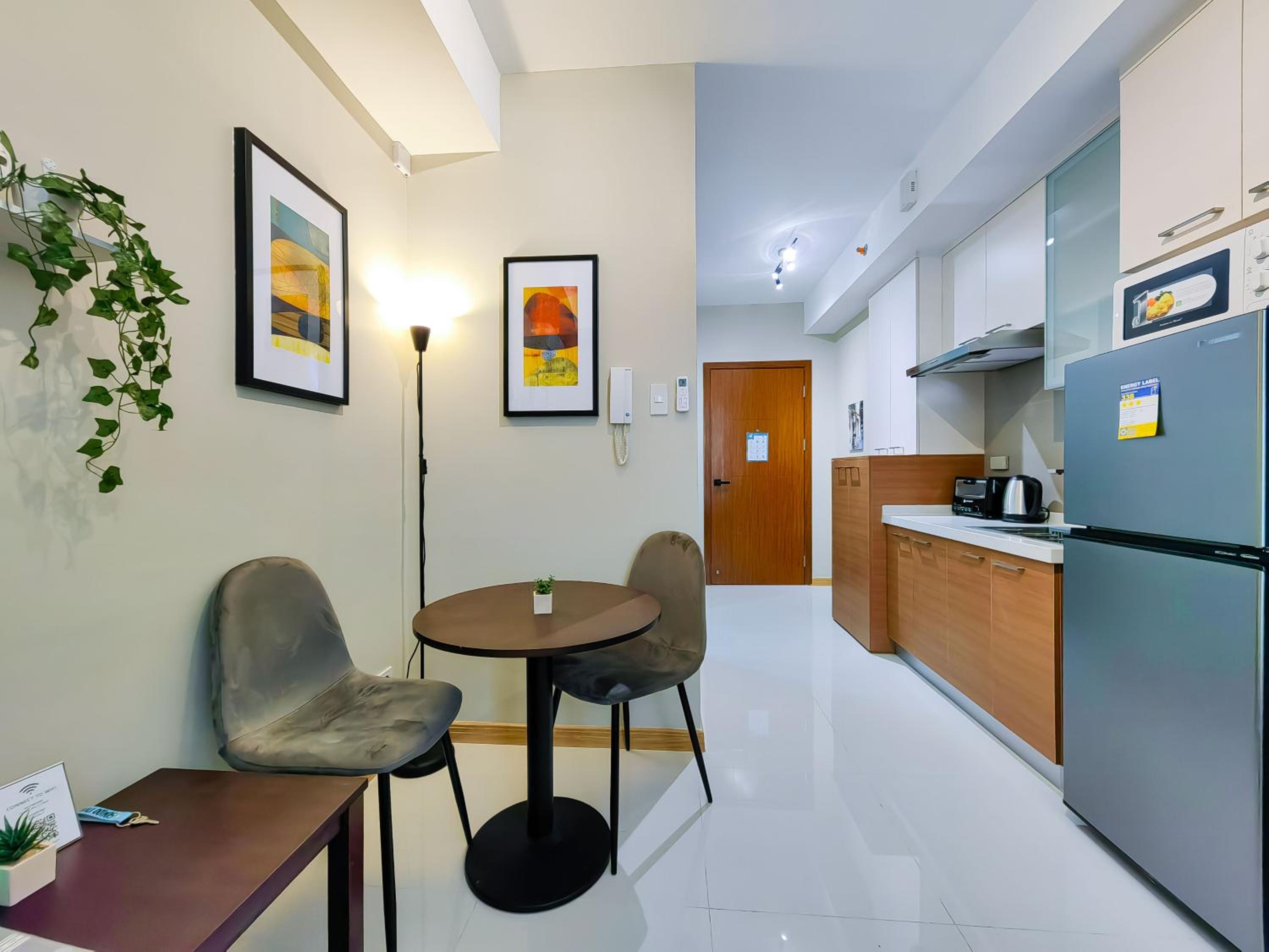 1BR Condotel Suite at Sunshine100 City Plaza #SS01 view 5