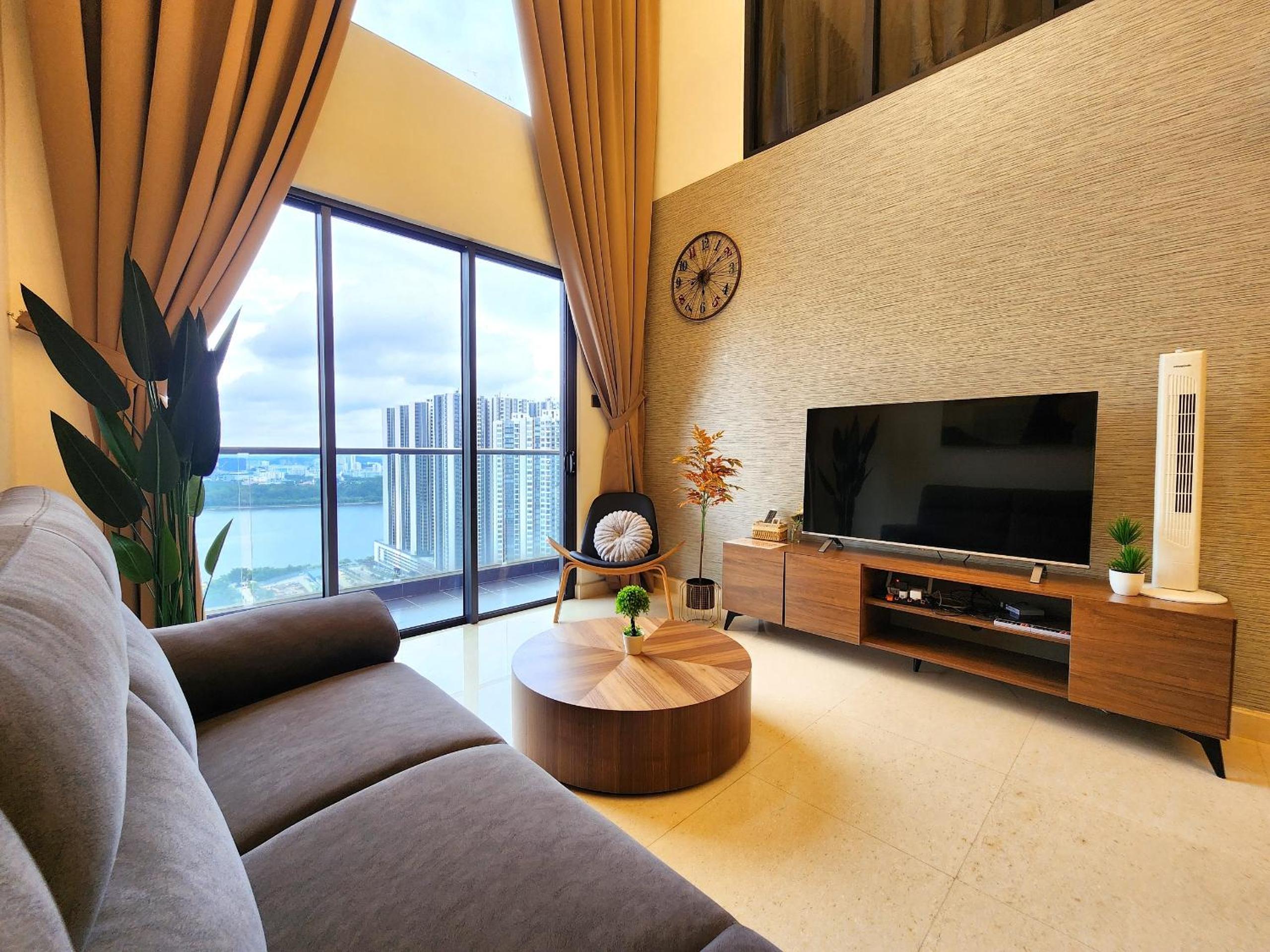 Loft Suite Seaview JB CIQ 6-7Pax