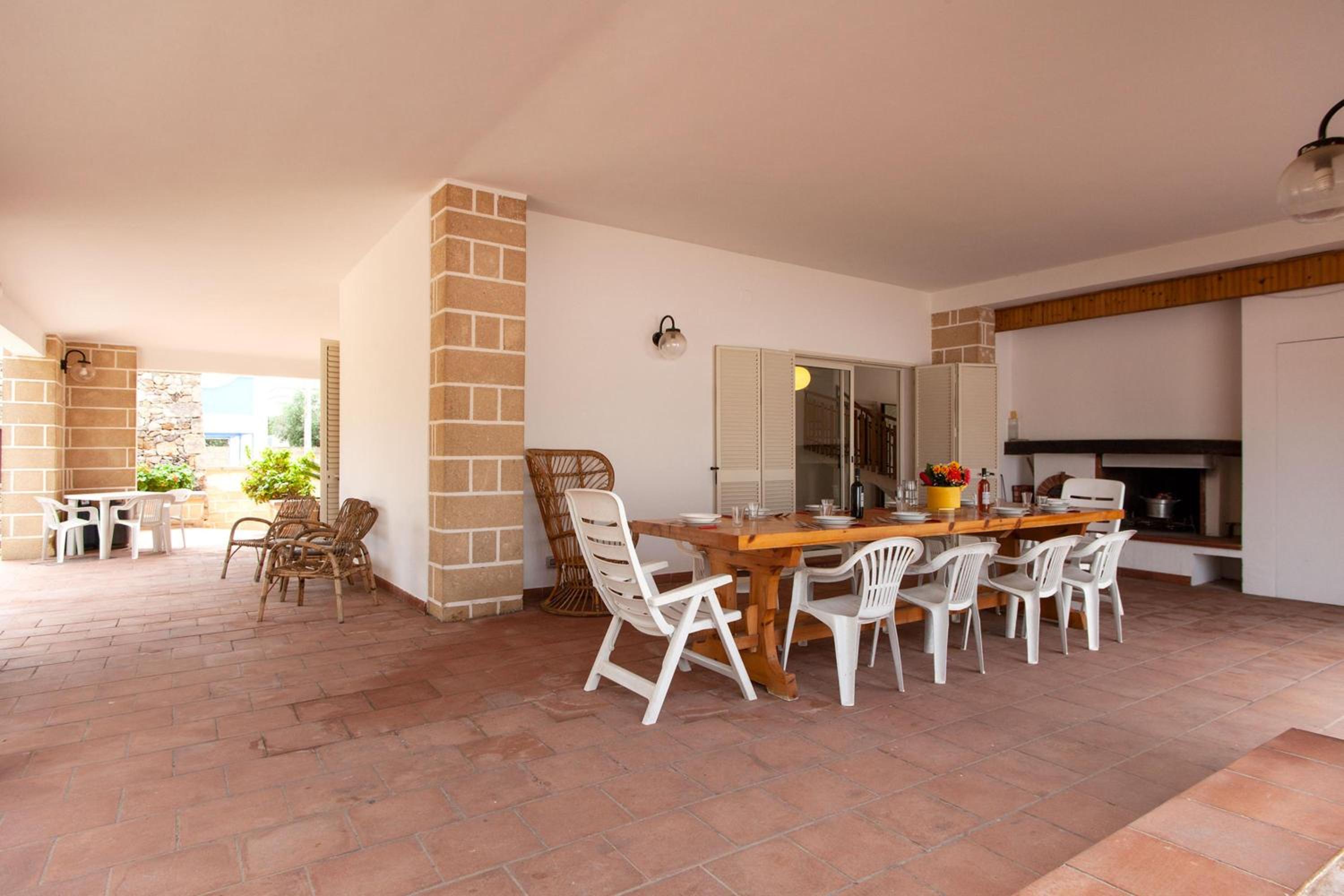 Villa Neruda with big garden near the sea - Happy Rentals view 2