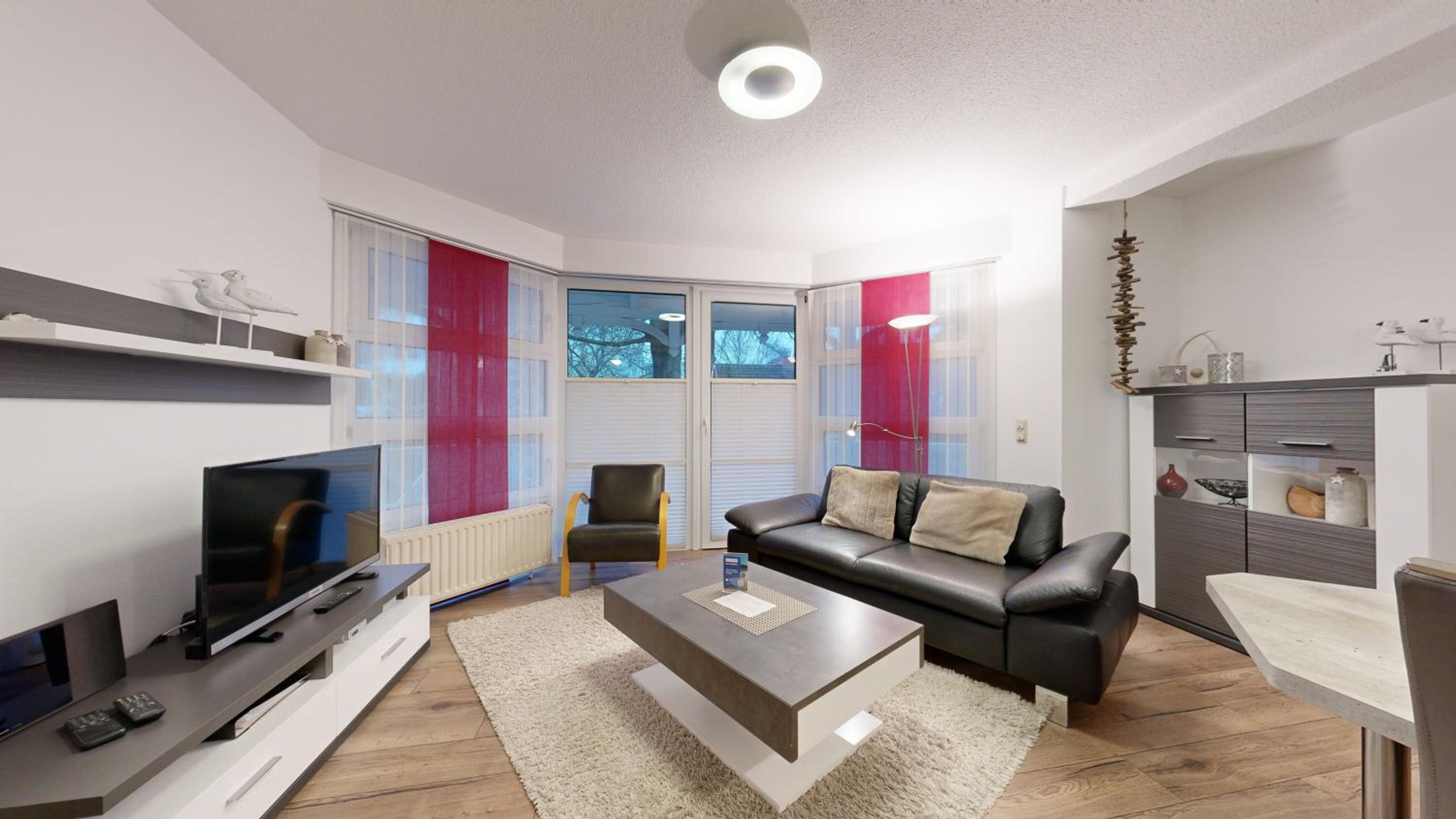 FeWo direkt am Strand , mit Balkon und seitlichem Meerblick, Haus Strelasund, Binz