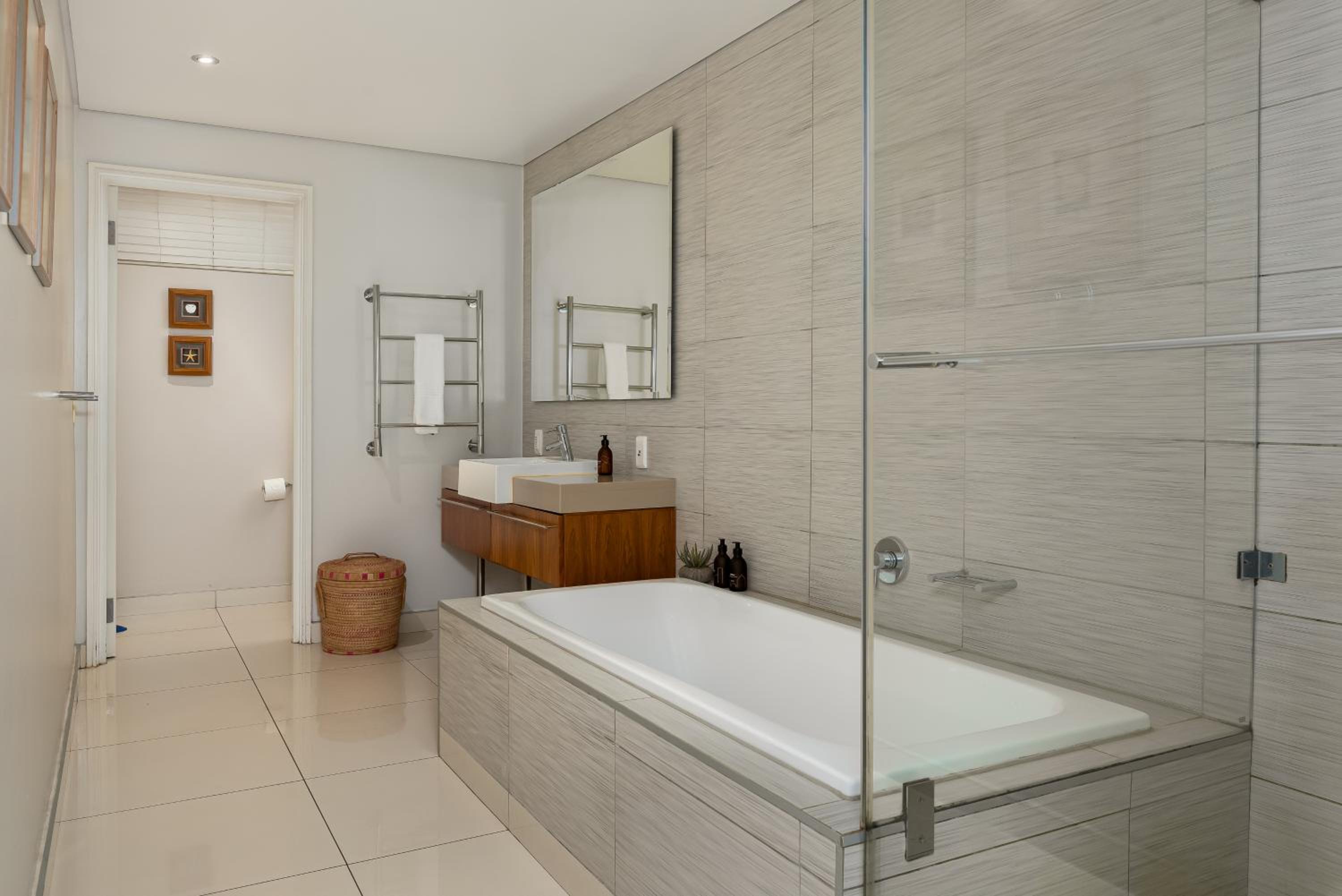 Harbour Bridge Apartments