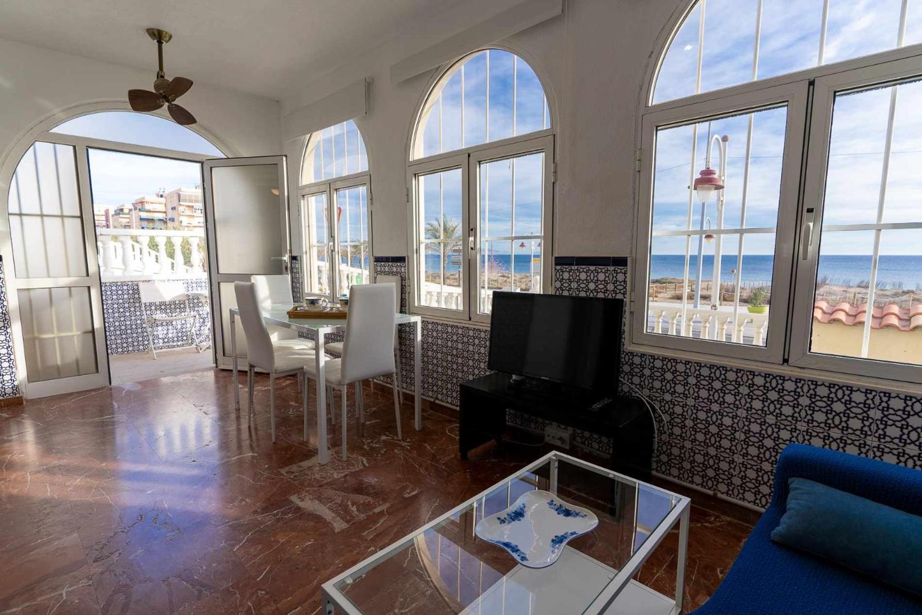 rentafive - Primera Línea - Arenales - Casa Pilar