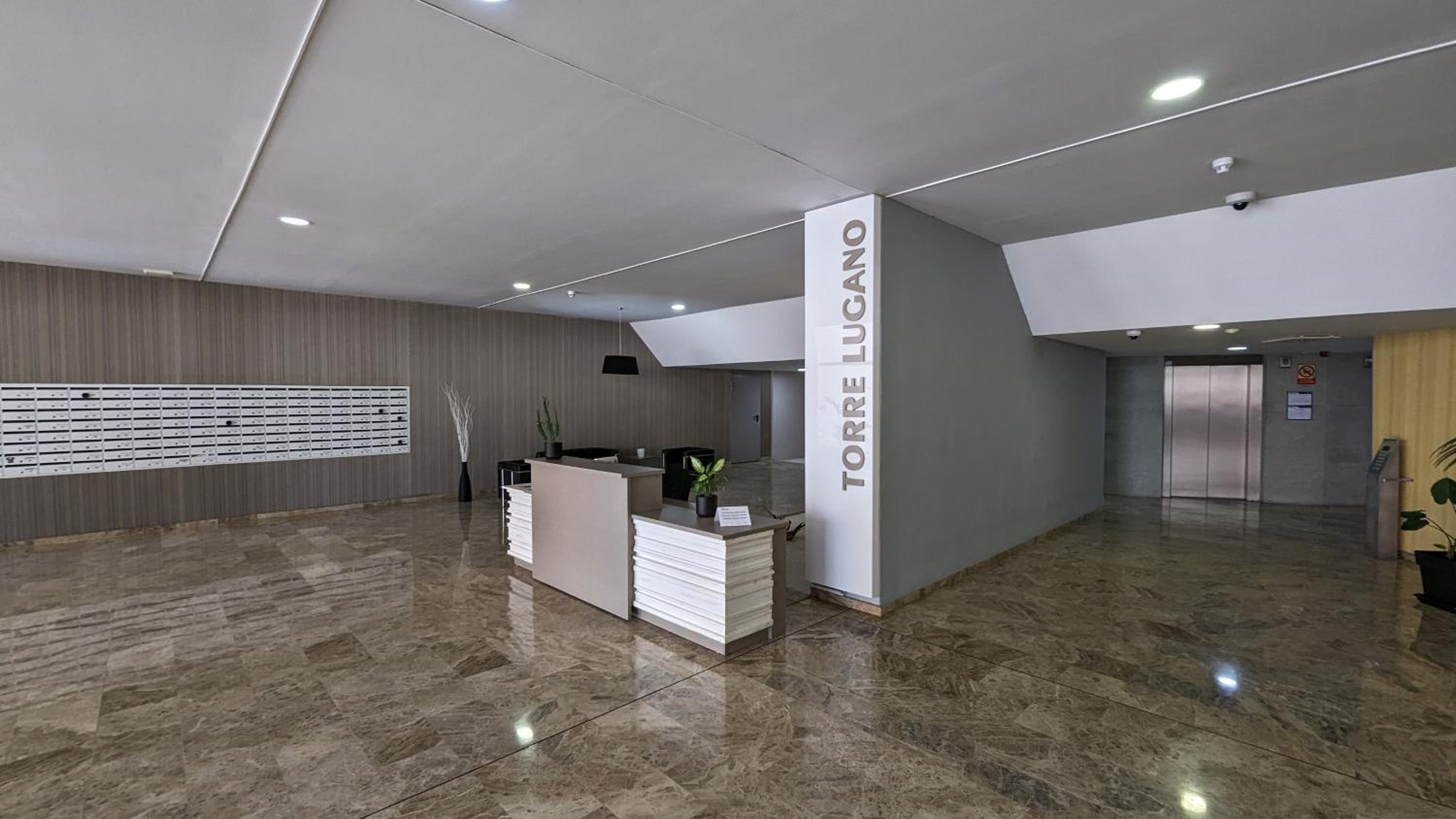 TORRE LUGANO sea view apartment