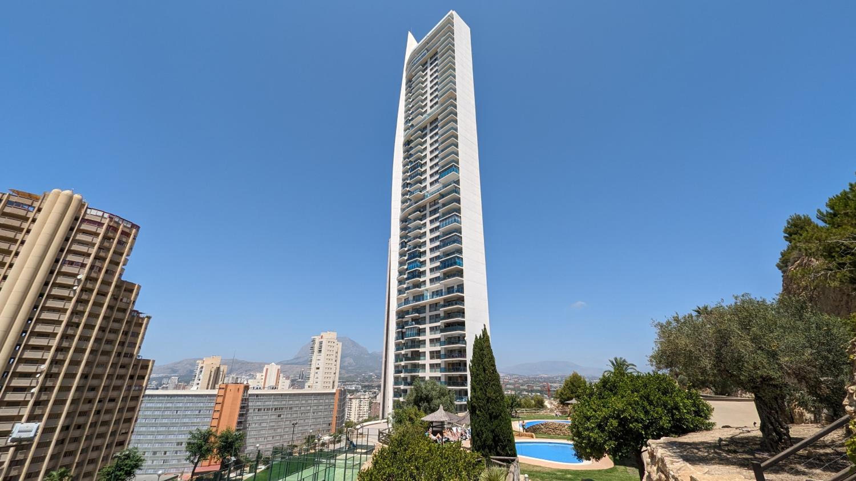 TORRE LUGANO sea view apartment