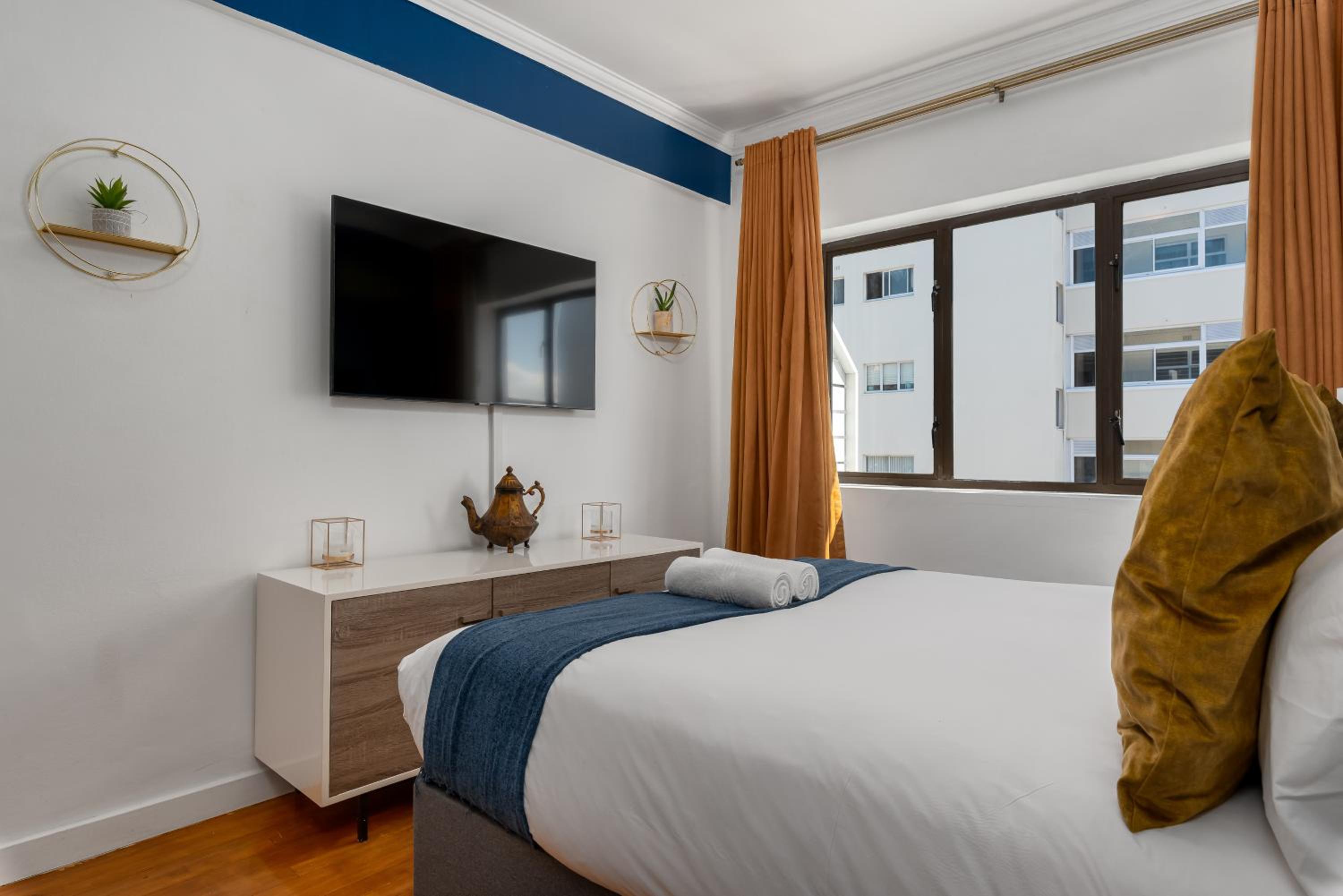Bay Point Apartments