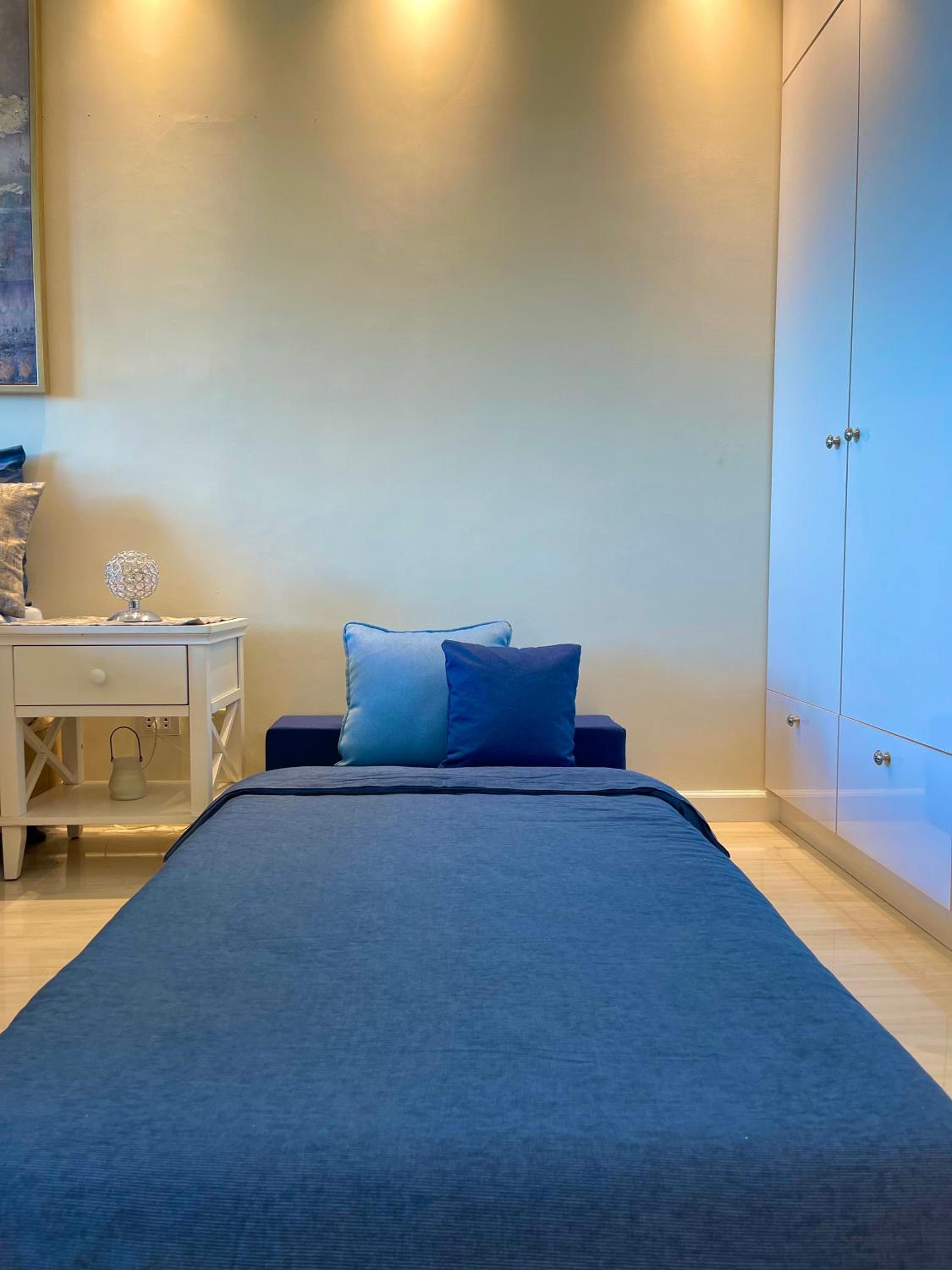 Sophisticated Oceanview Studio in La Mirada view 4