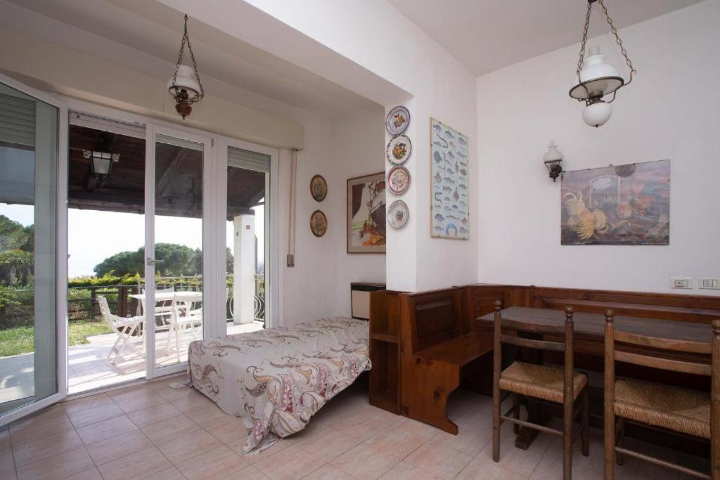 N110 - Numana, villa con giardino e vista mare view 4