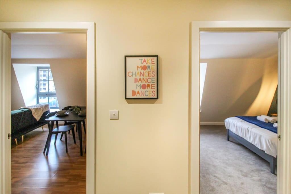 Luxurious 1 Bed Apartment with Free Parking view 2