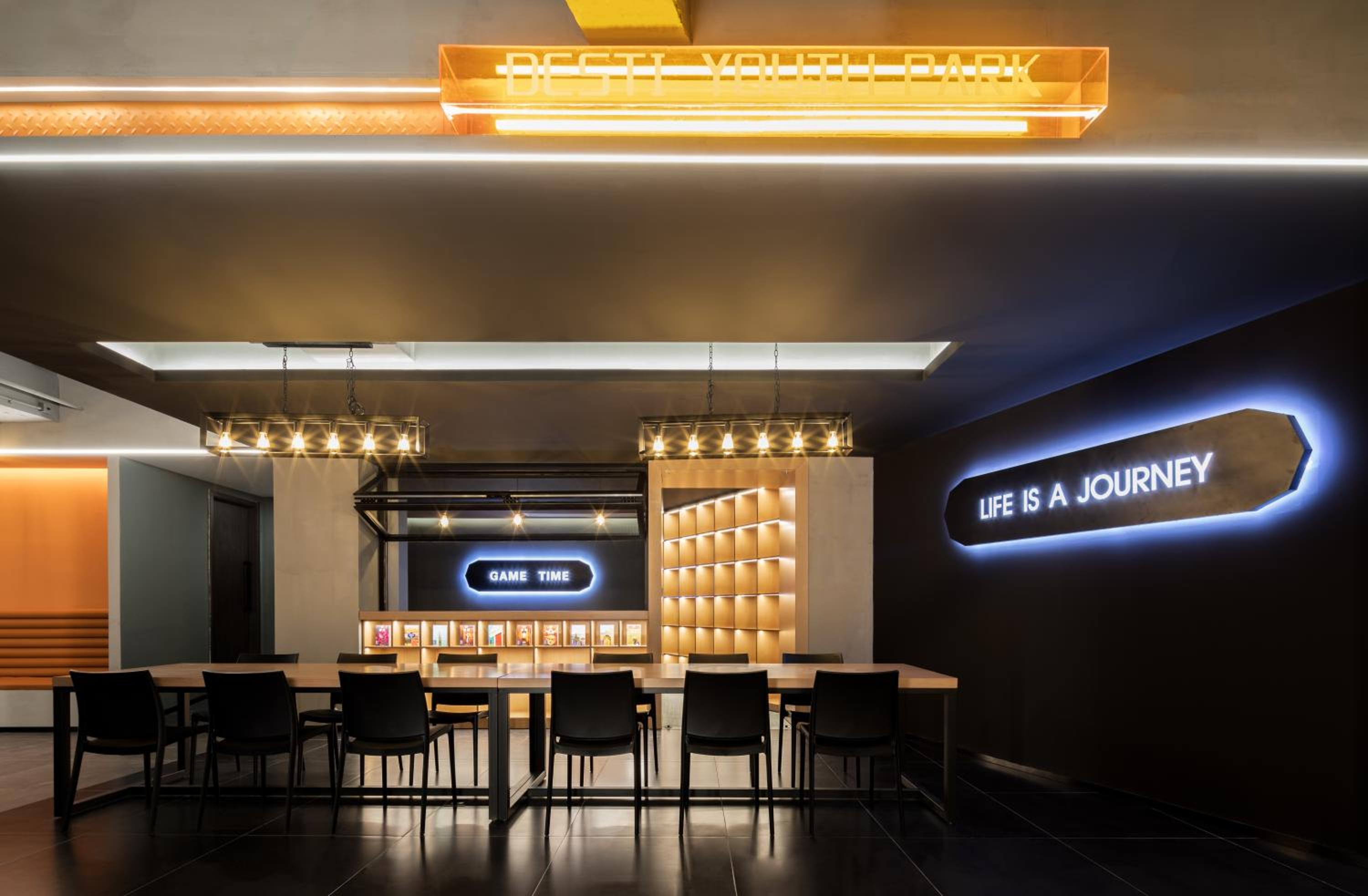 Changsha Desti Youth Park Hostel Wuyi Square-24H Reception&Cafe& Bar& Luggage Storage& Large Public Area