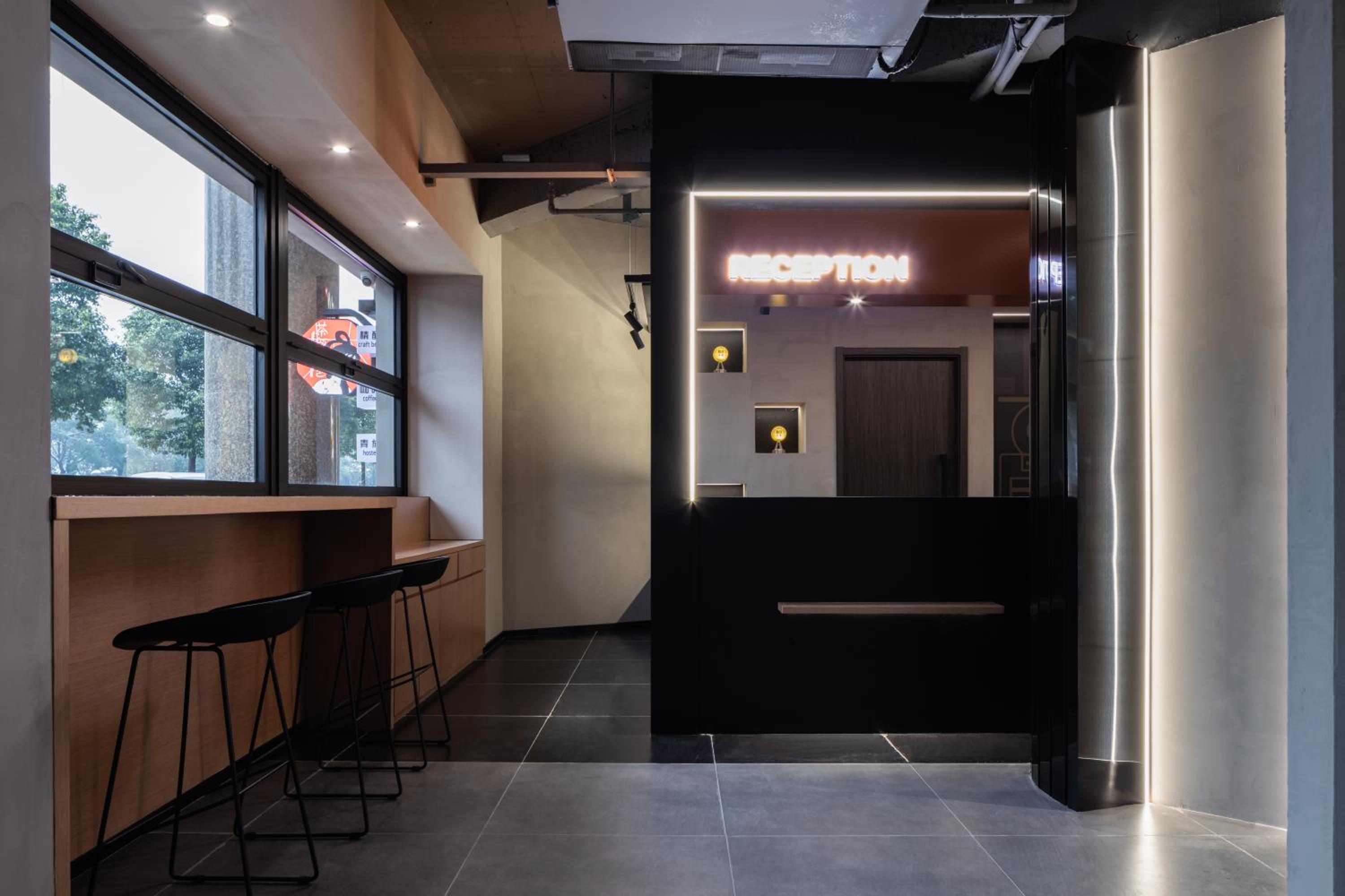 Changsha Desti Youth Park Hostel Wuyi Square-24H Reception&Cafe& Bar& Luggage Storage& Large Public Area