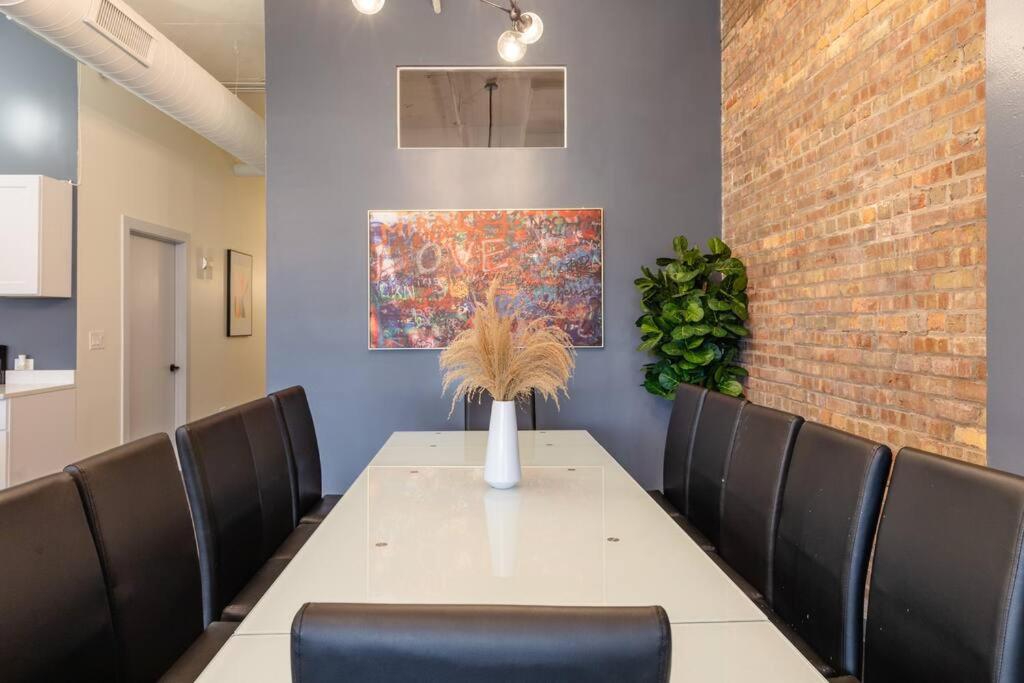 Massive 6BR Luxury Suite Sleeps 12 Guests with Jacuzzi & Pool Table Perfect Group Stay and Optional Parking Near McCormick Place & Soldier Field