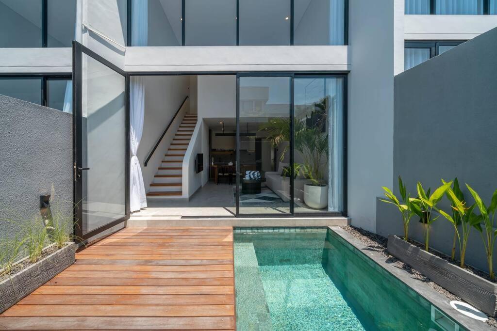 Sadila Estate - Stylish and Modern 2BR Pool Loft in Berawa view 3