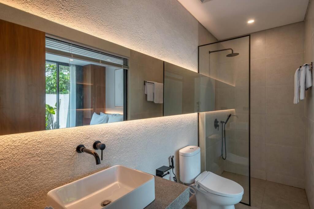 Sadila Estate - Stylish and Modern 2BR Pool Loft in Berawa view 5