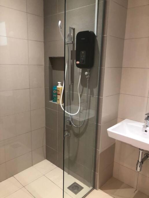 Paradigm Residence New 5-6Pax