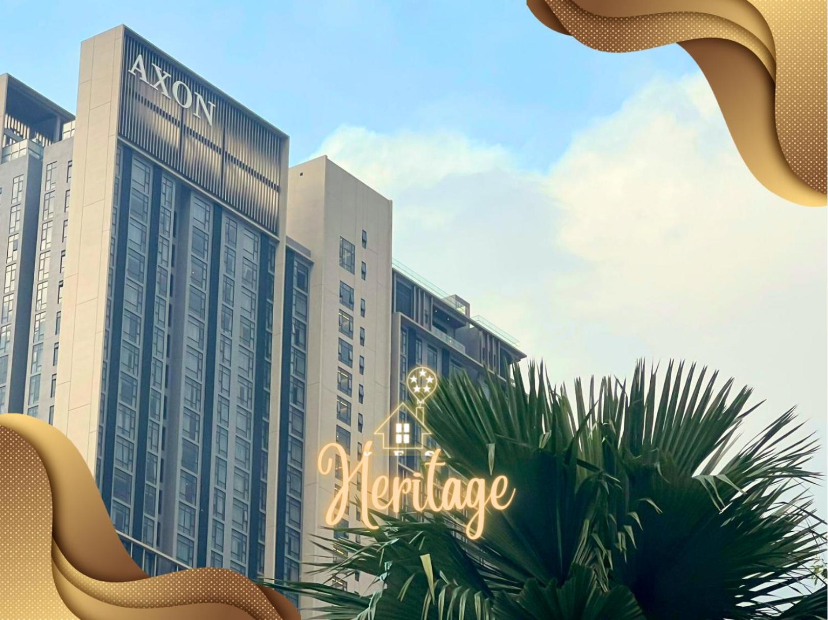 STAR HILL - Axon Infinity Pool with KL View 1minute to Pavilion Bukit Bintang Kuala Lumpur by Heritage