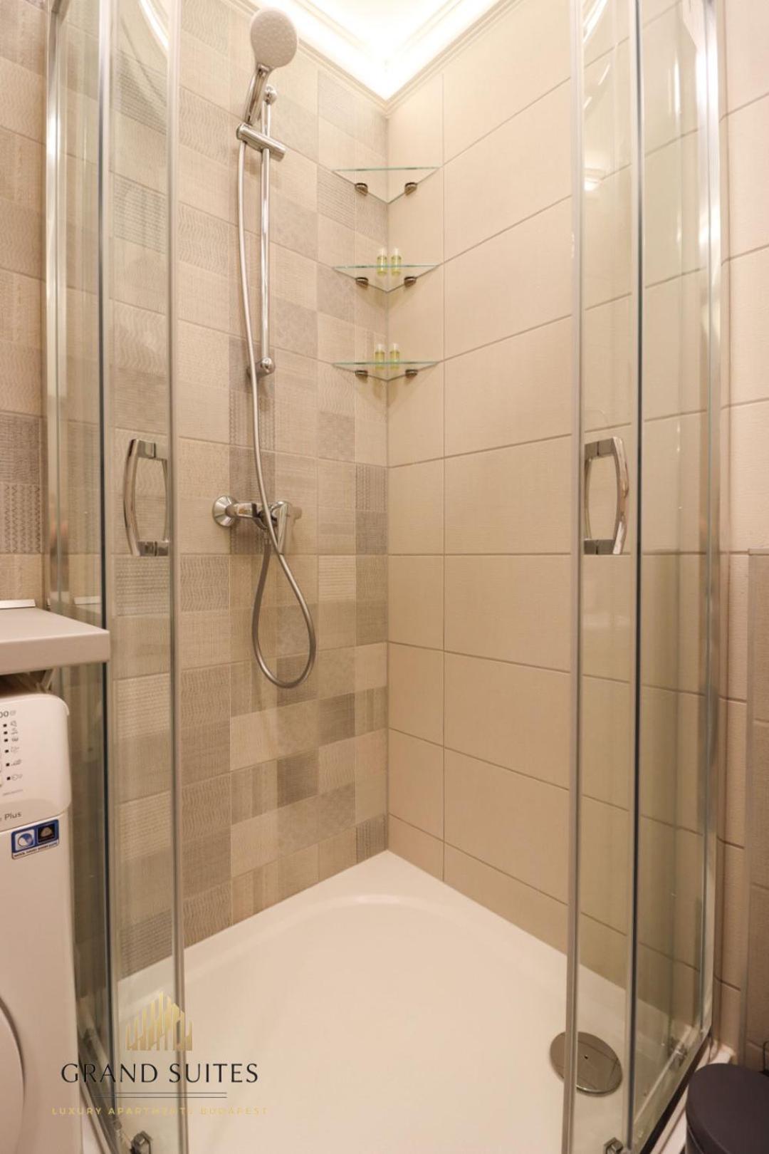Grand Suites Central