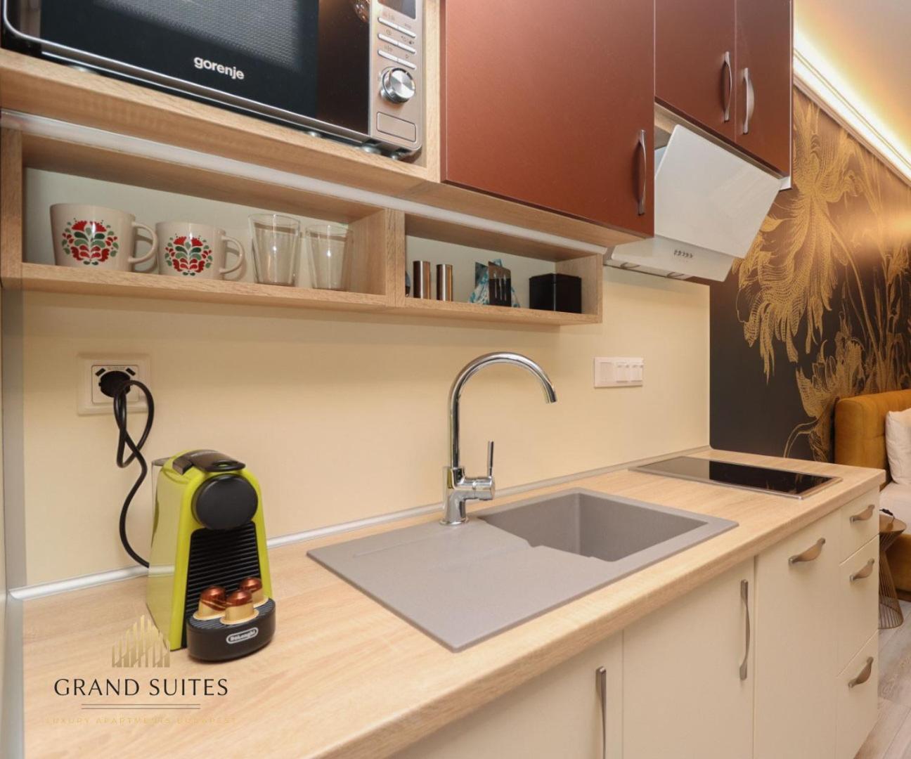 Grand Suites Central