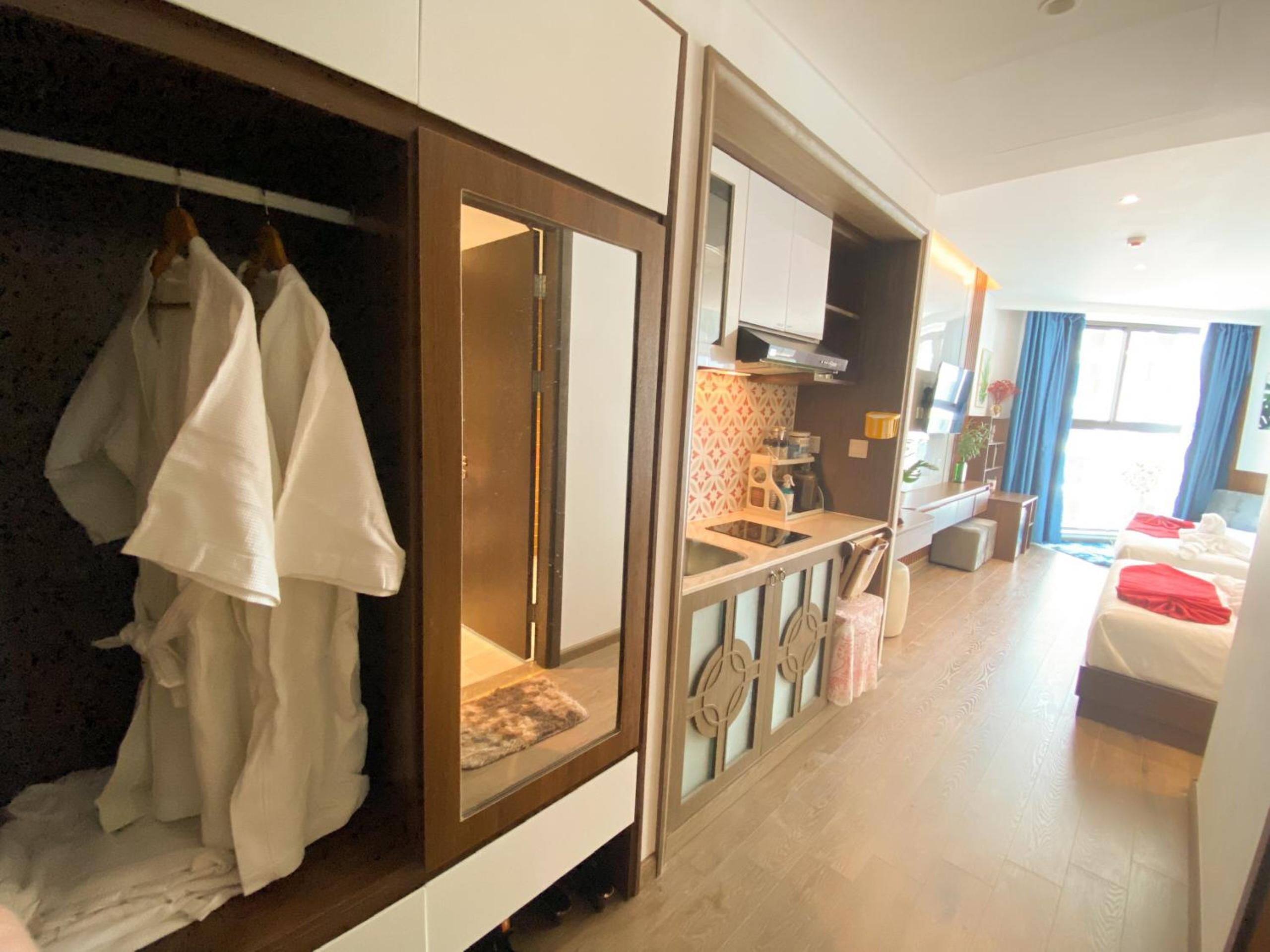 hotel room