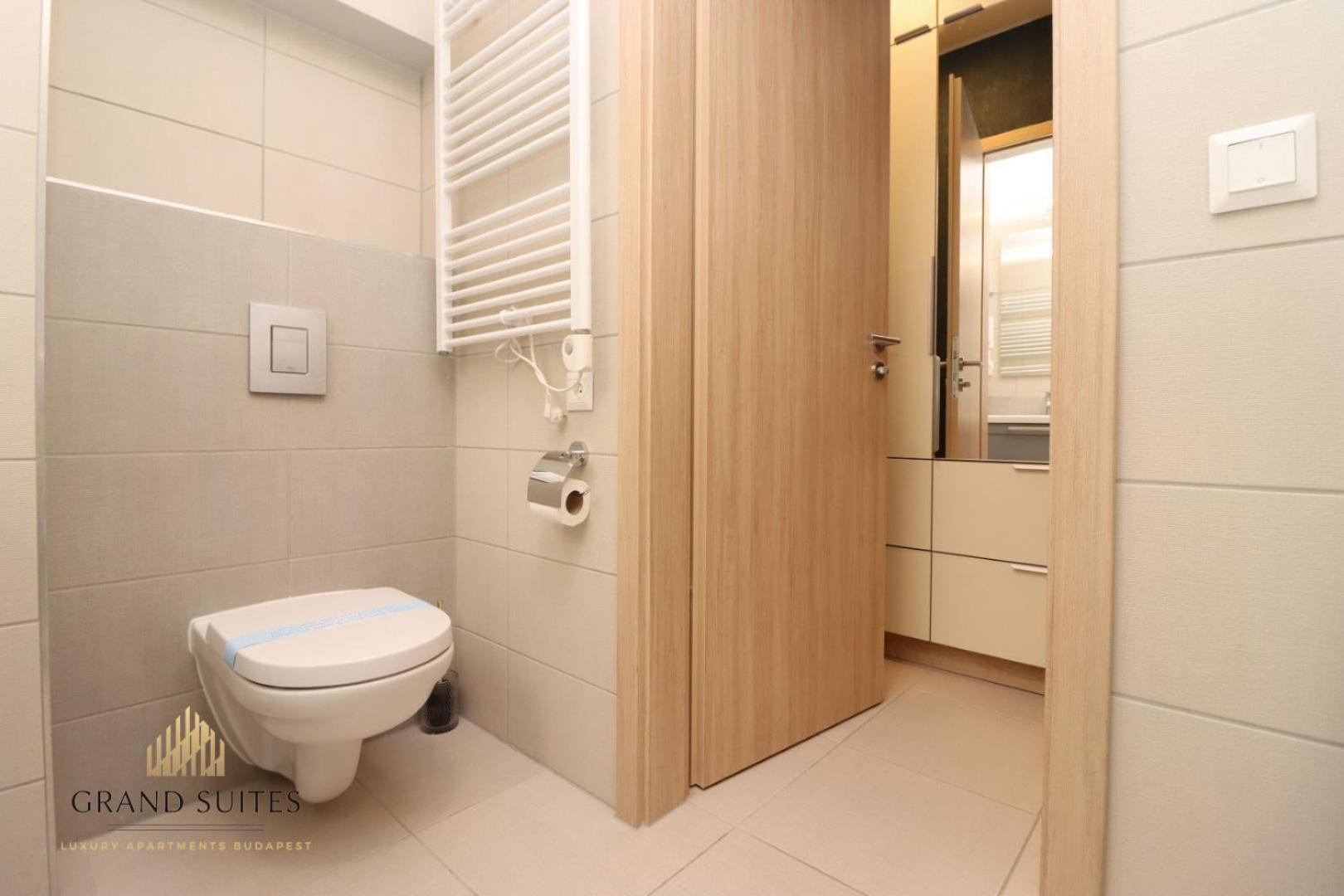 Grand Suites Central