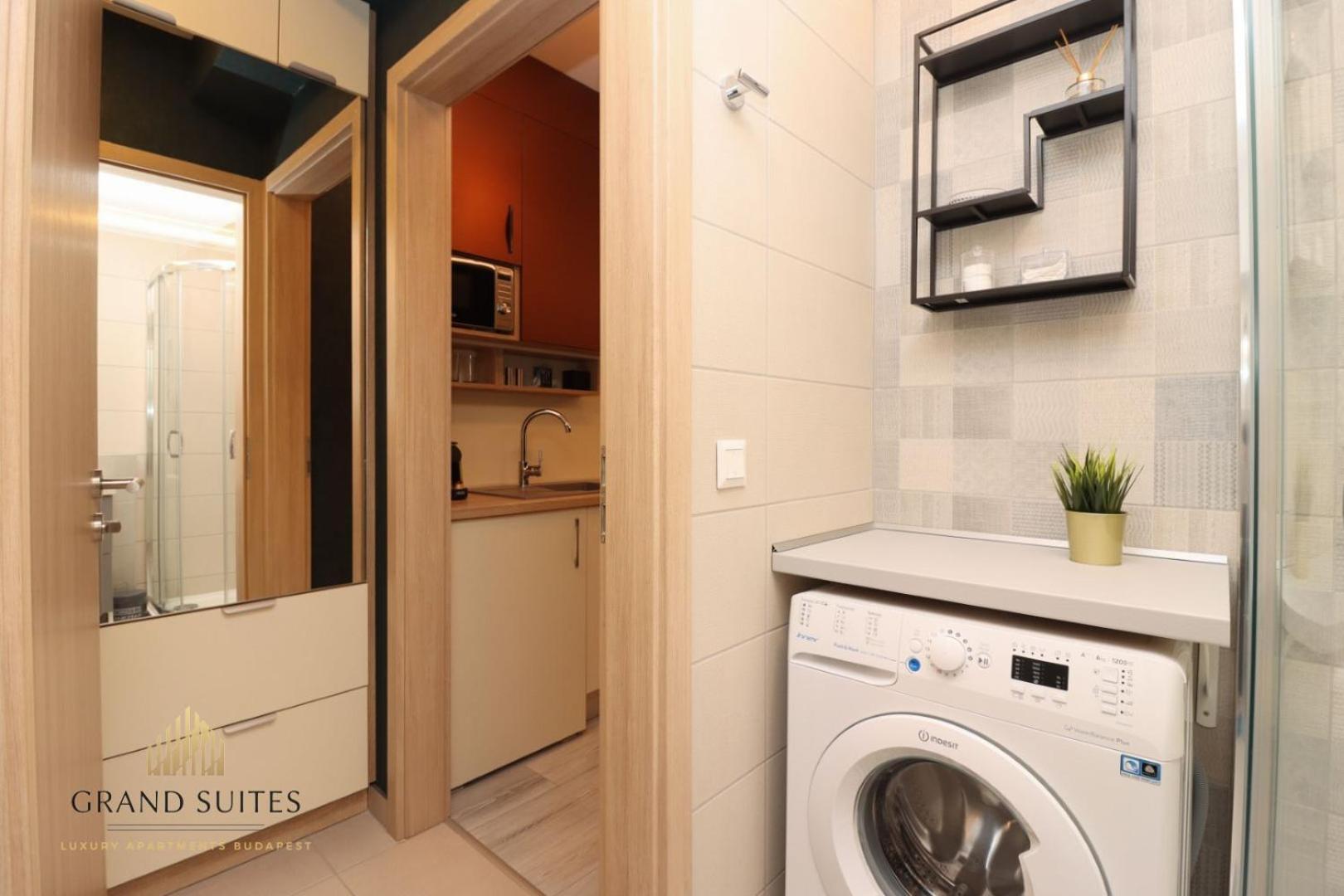 Grand Suites Central