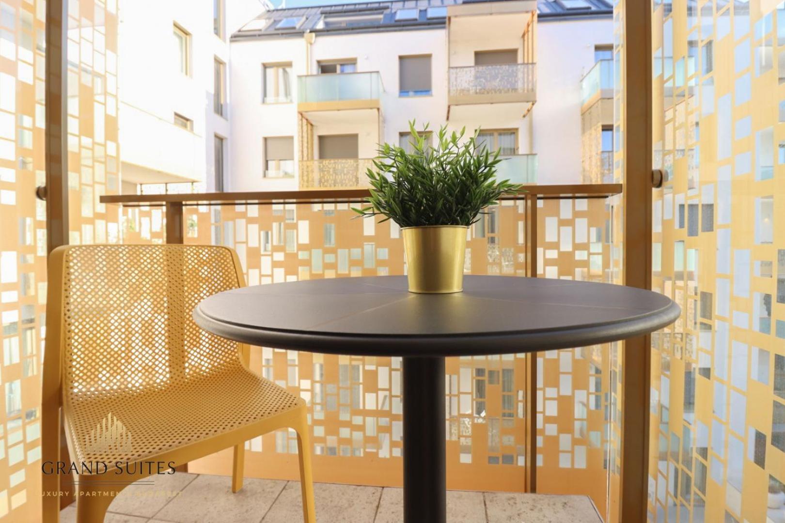 Grand Suites Central