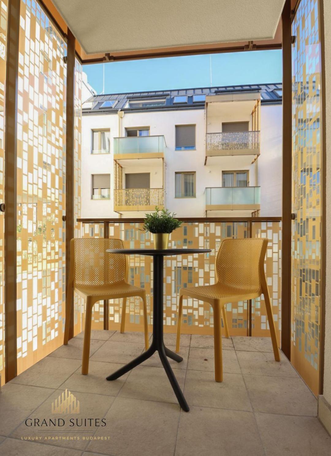 Grand Suites Central