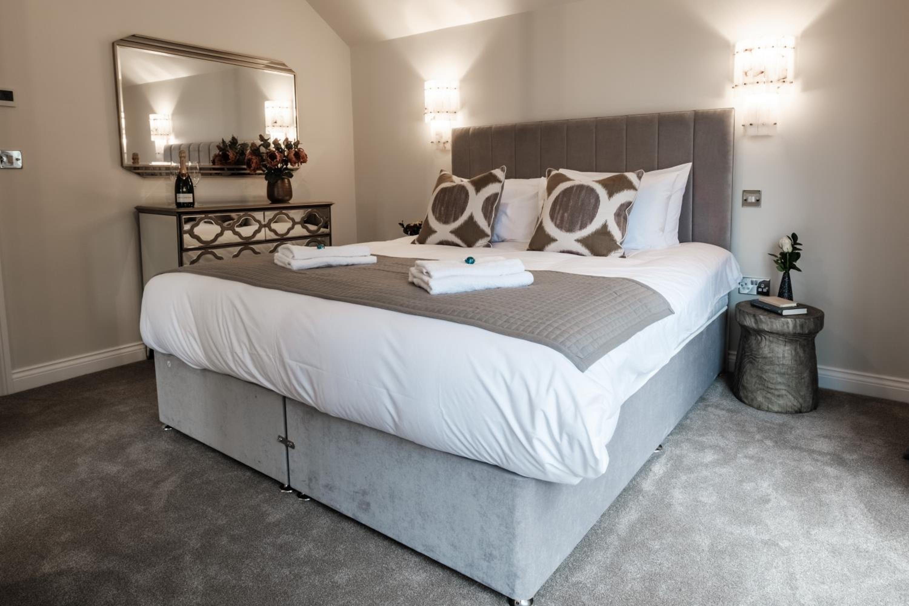 Bramley Brook Cottage 5* Luxury view 5