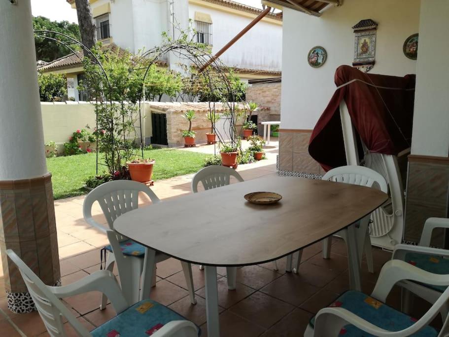 Beach house near Tennis Club La Barrosa