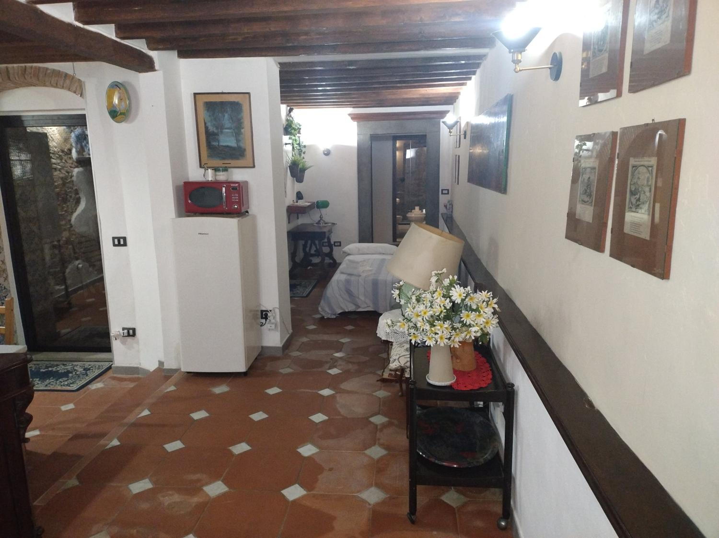 The Ancient Serragli Court