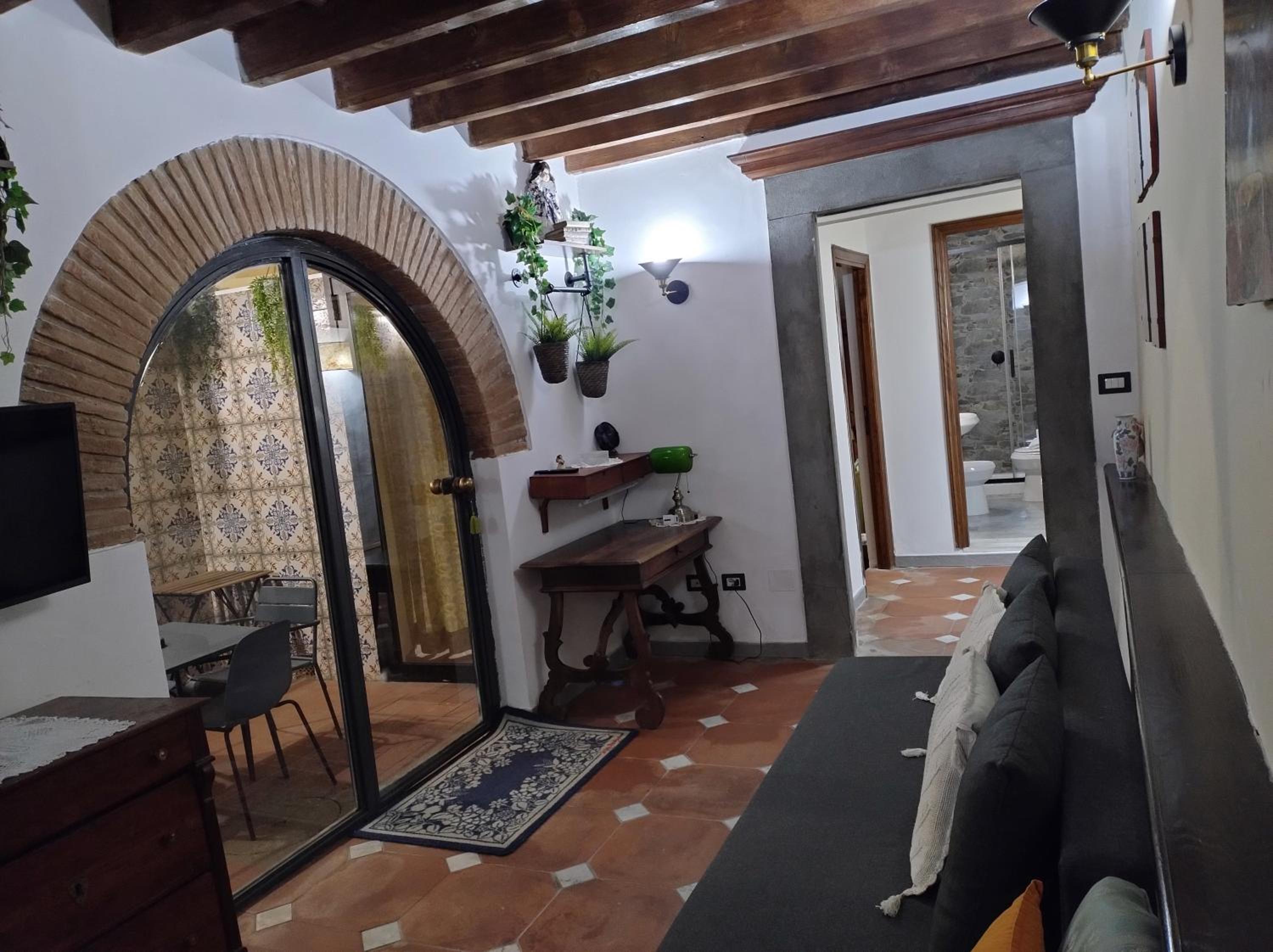The Ancient Serragli Court