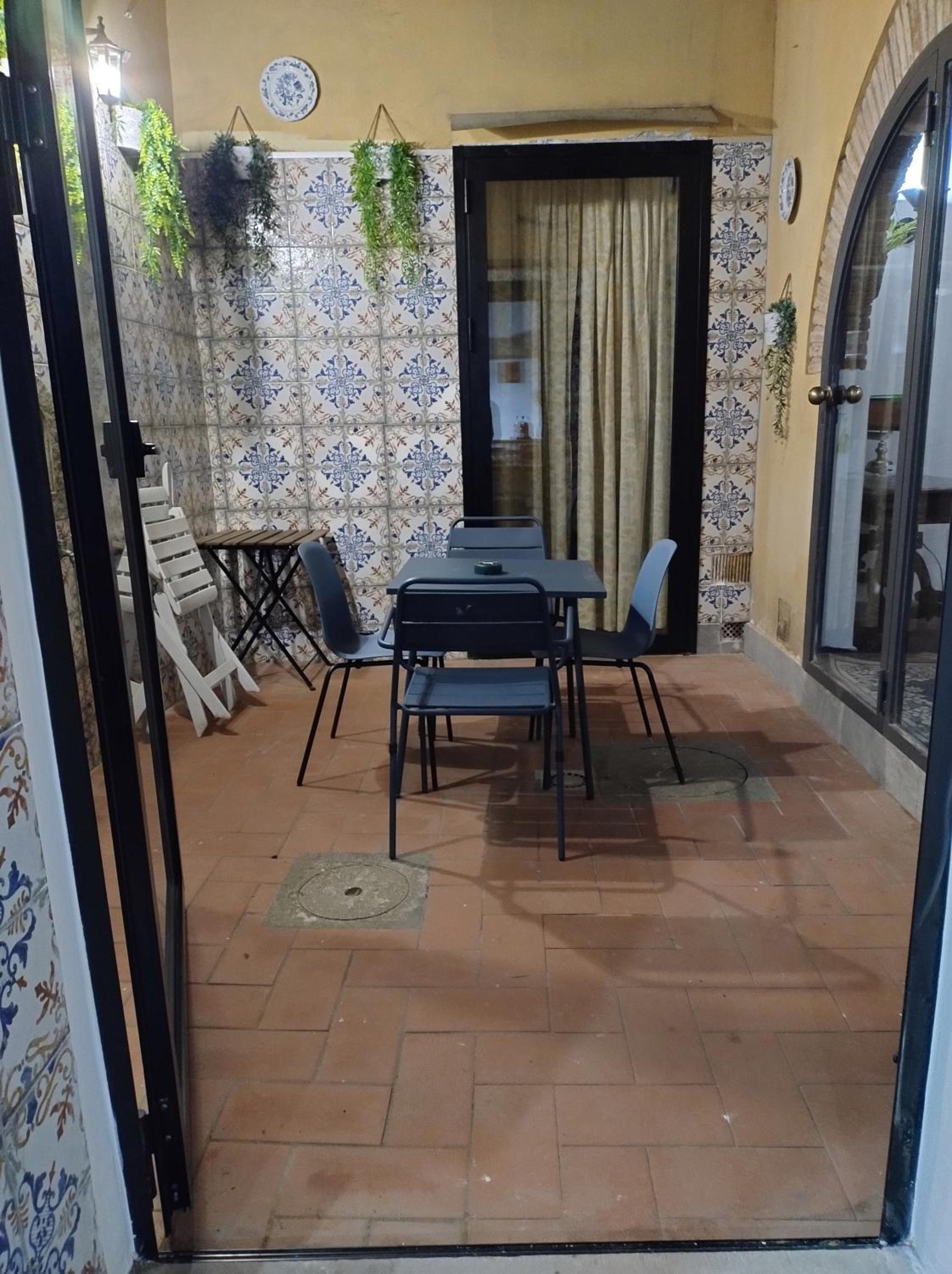 The Ancient Serragli Court