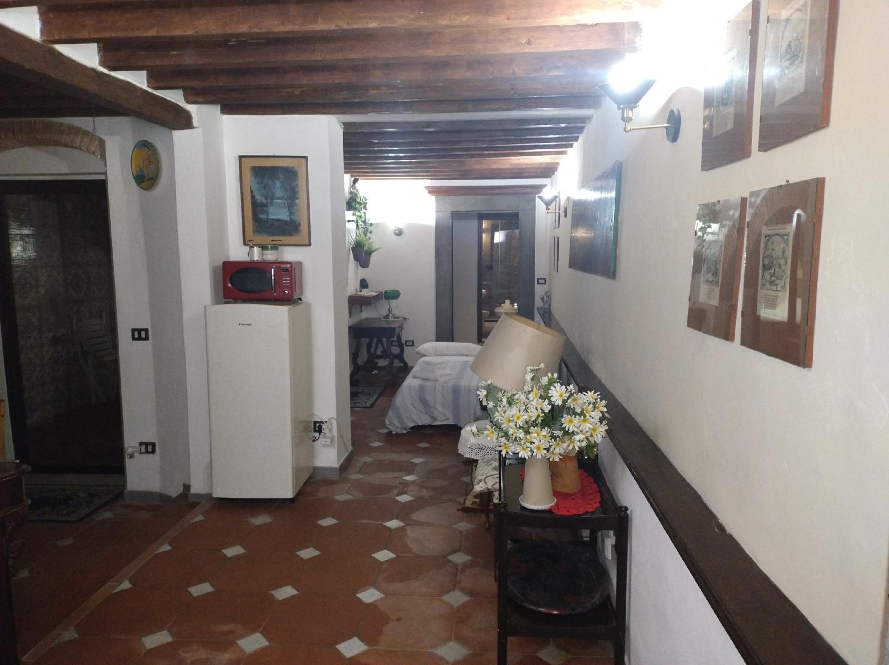 The Ancient Serragli Court