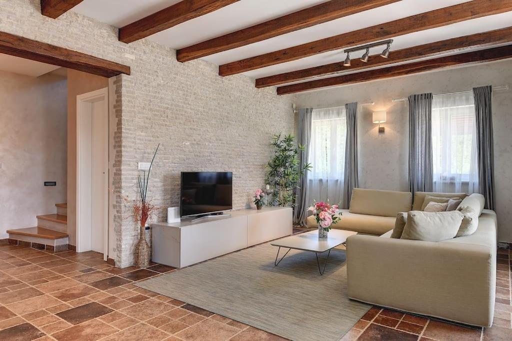 Villa Rahela by Istrialux