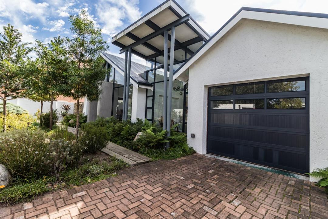 Leisure Isle 2 bedroom home with essential power.
