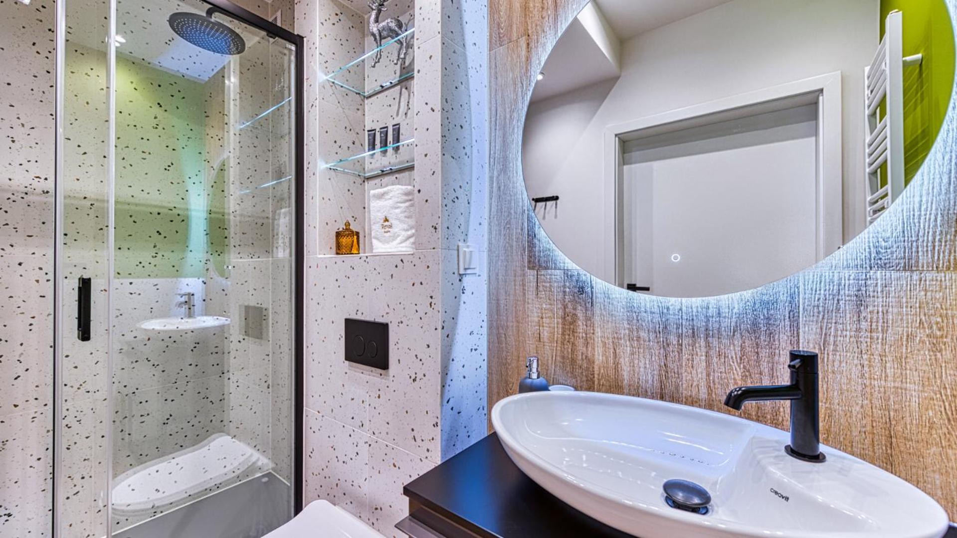 OSTOJA RESIDENCE VIP z sauną, strefą relaksu i pokojem zabaw by Royal Aparts