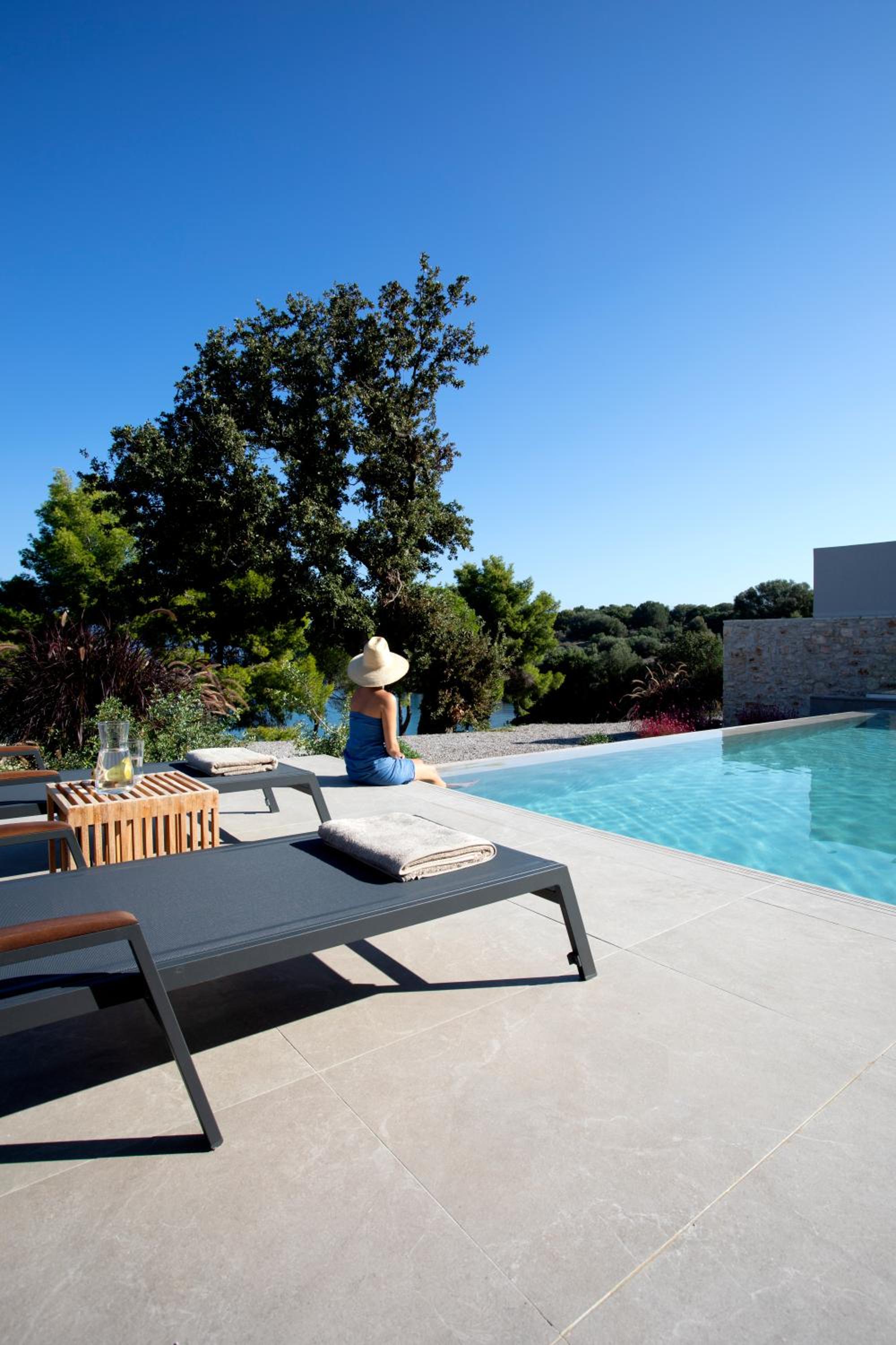 Theros Estate