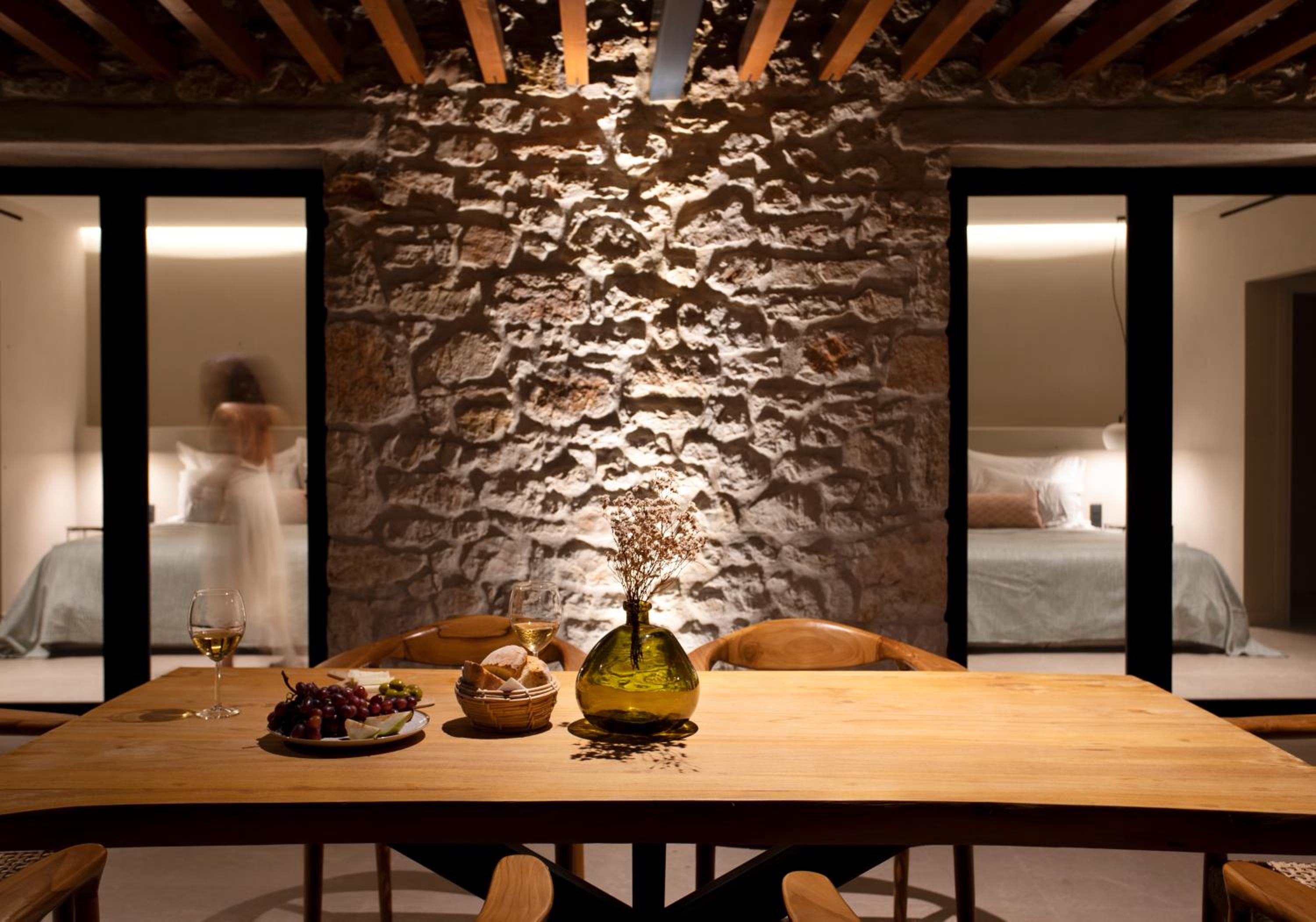 Theros Estate