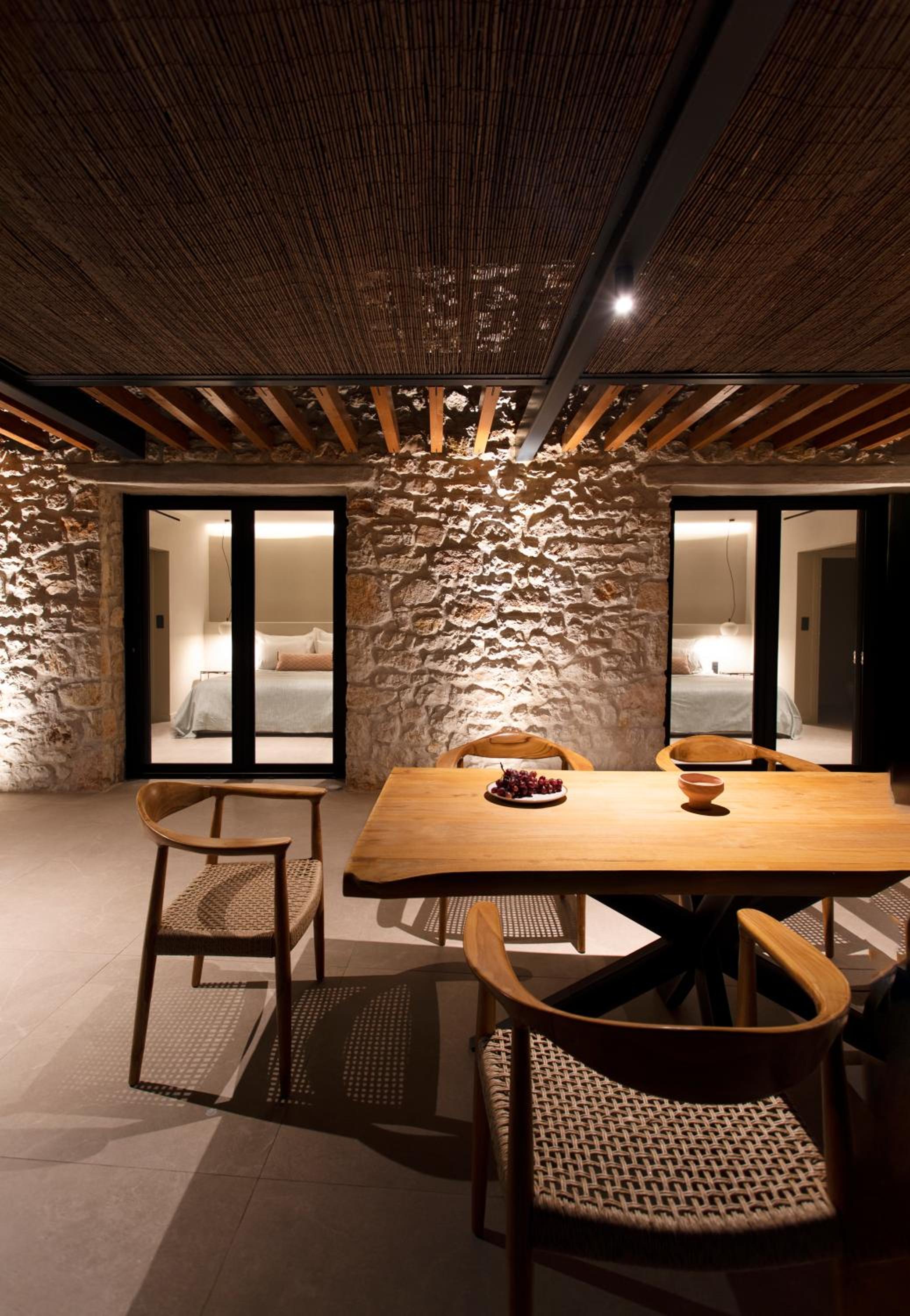 Theros Estate