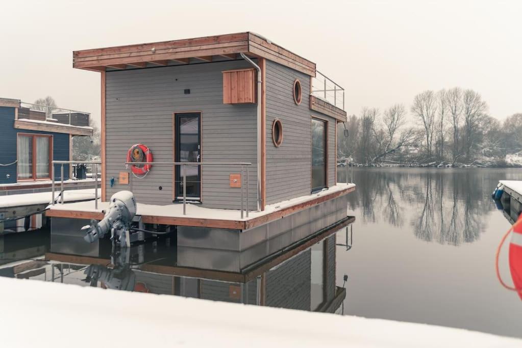 Dein Hausboot OFF für deine Auszeit in Hamburg