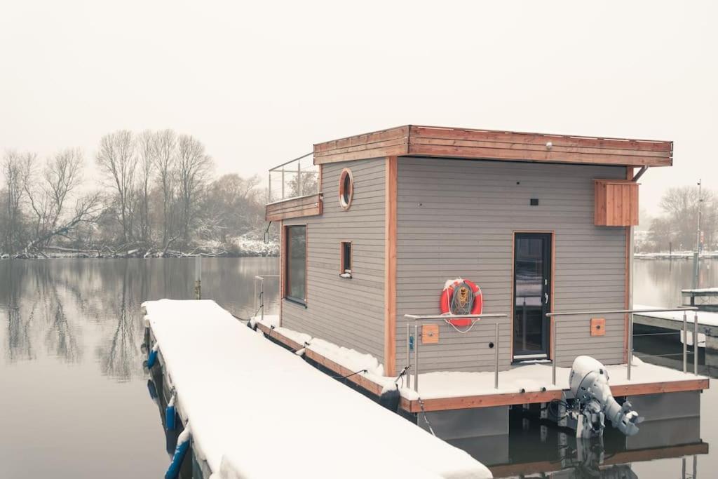 Dein Hausboot OFF für deine Auszeit in Hamburg
