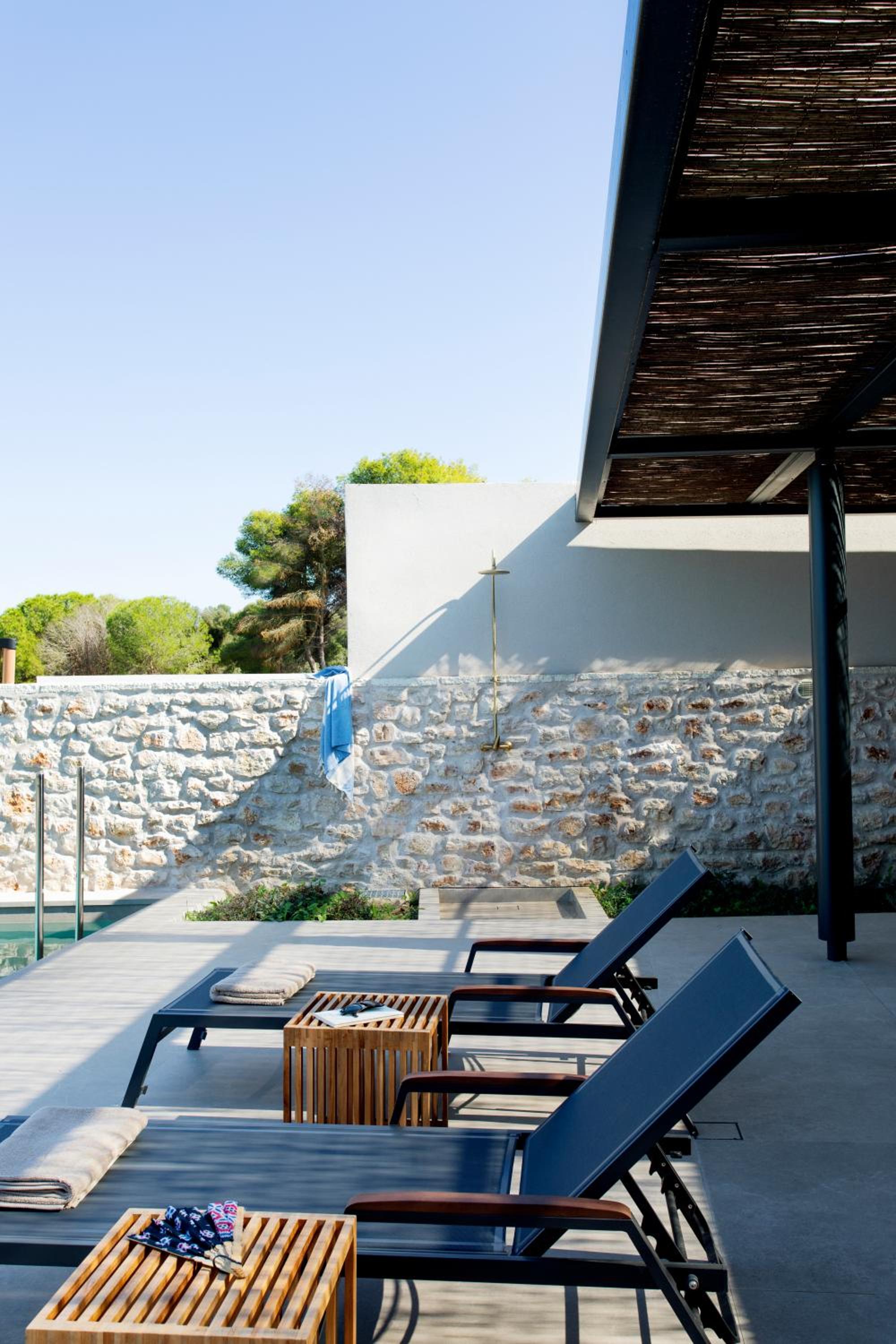 Theros Estate