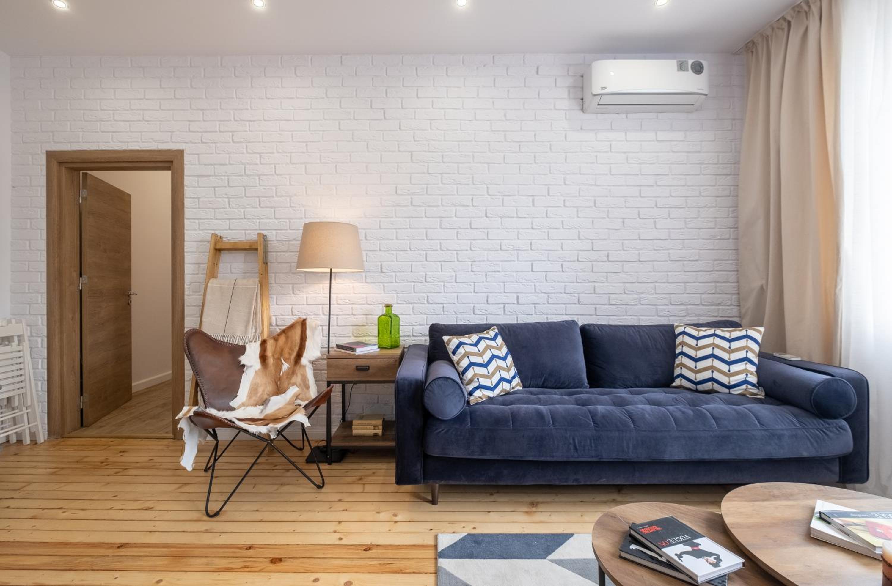 Stylish Gem 2BR Apartment with AC