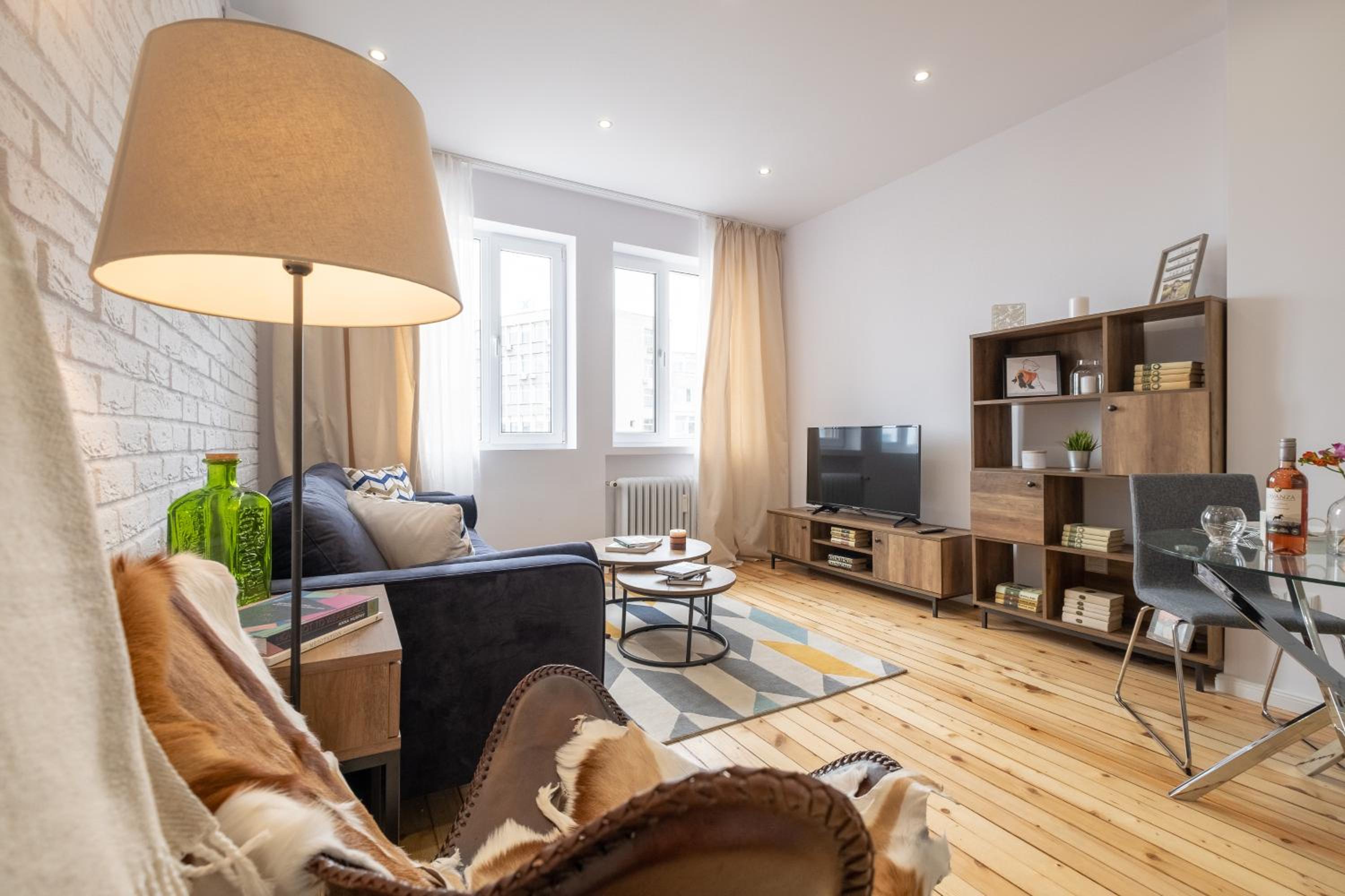 Stylish Gem 2BR Apartment with AC