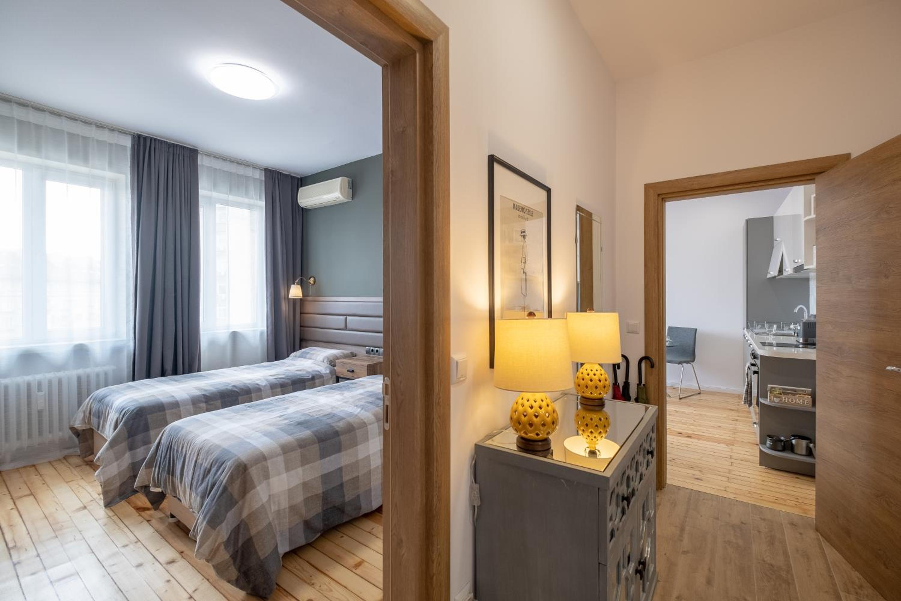 Stylish Gem 2BR Apartment with AC