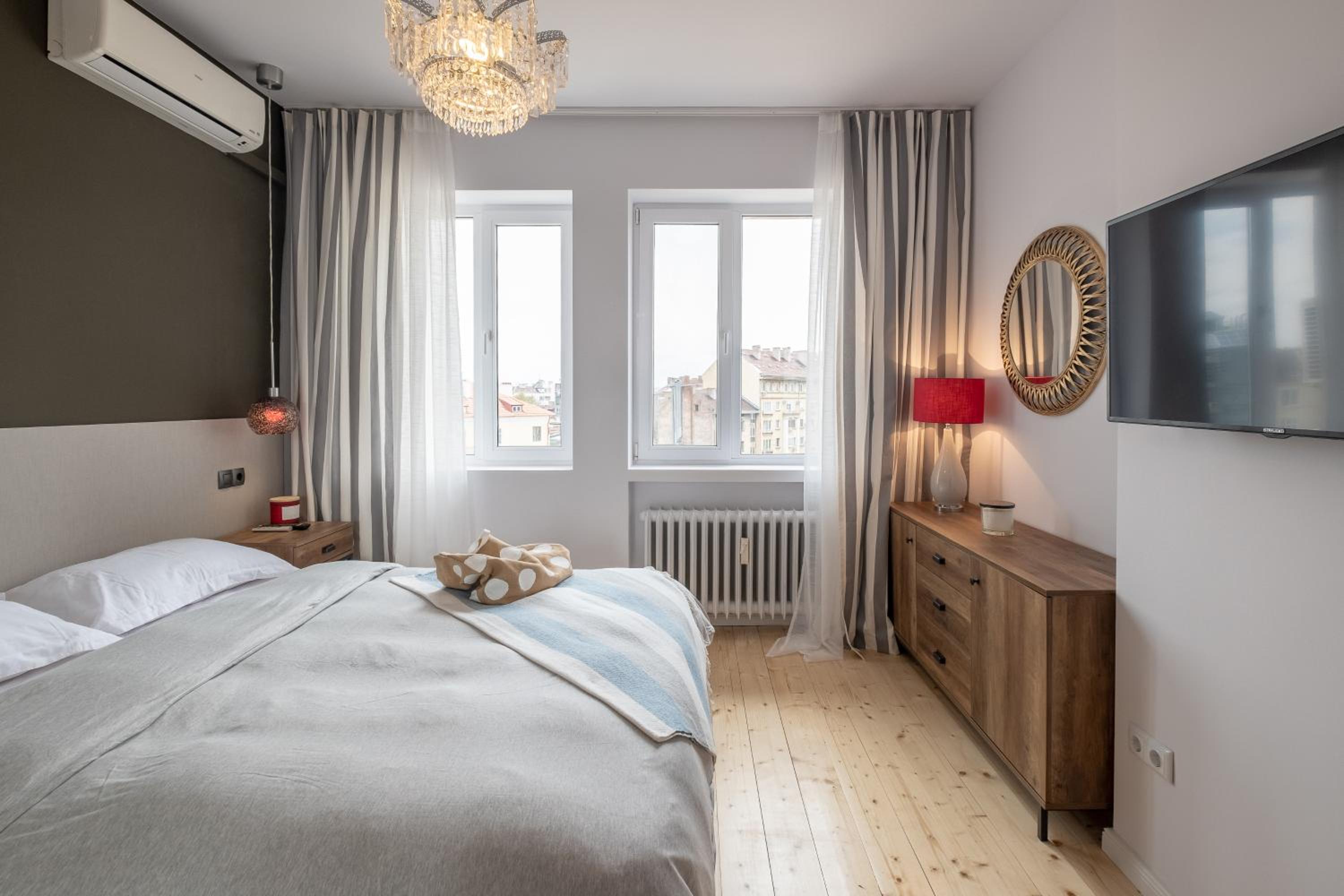 Stylish Gem 2BR Apartment with AC